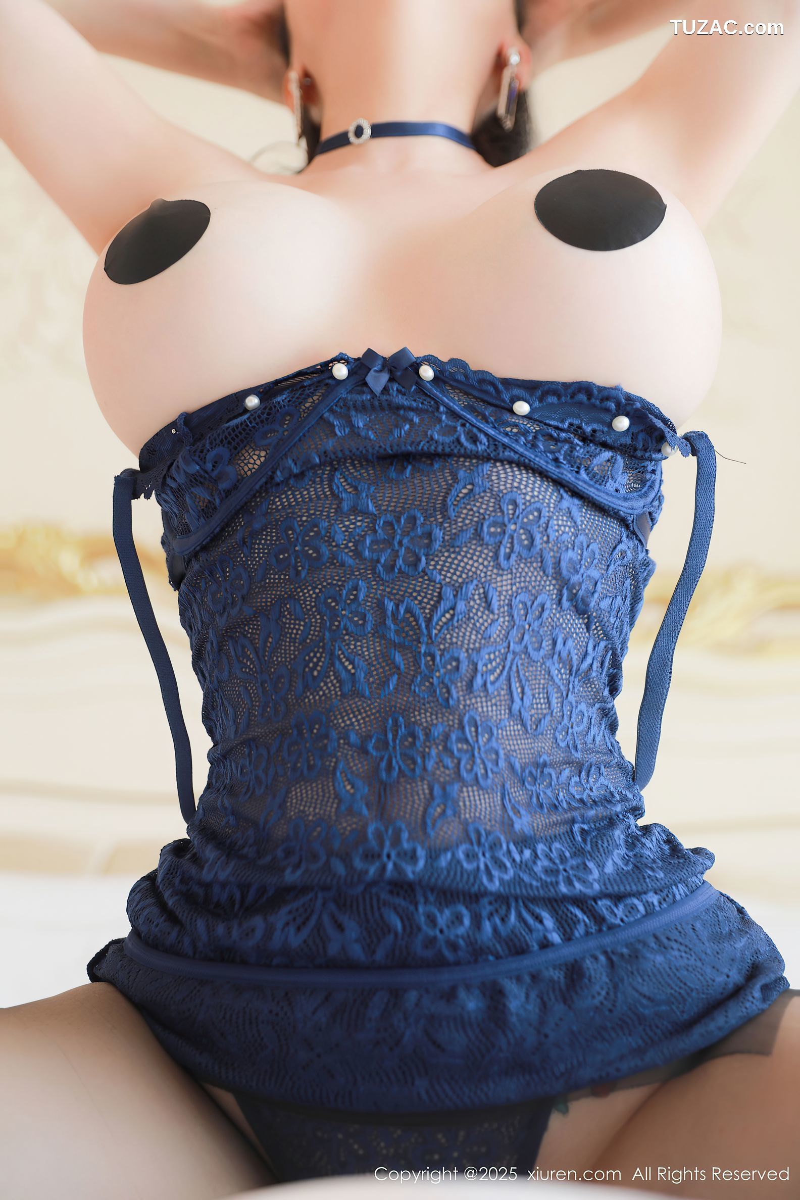 XiuRen秀人网-9733-田冰冰-深蓝蕾丝内衣黑丝爆乳-2025.01.09