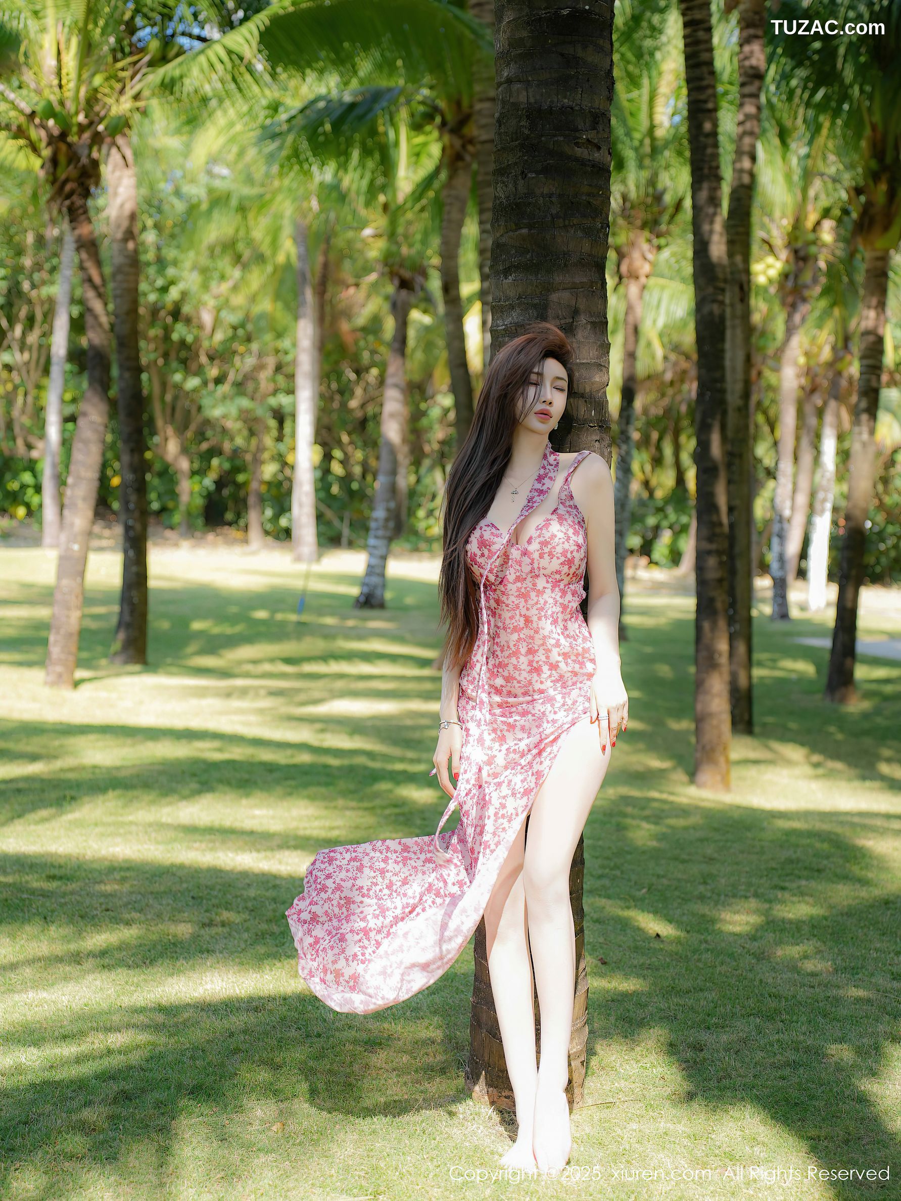 XiuRen秀人网-9736-Carol周妍希X-户外红花美裙写真-2025.01.10