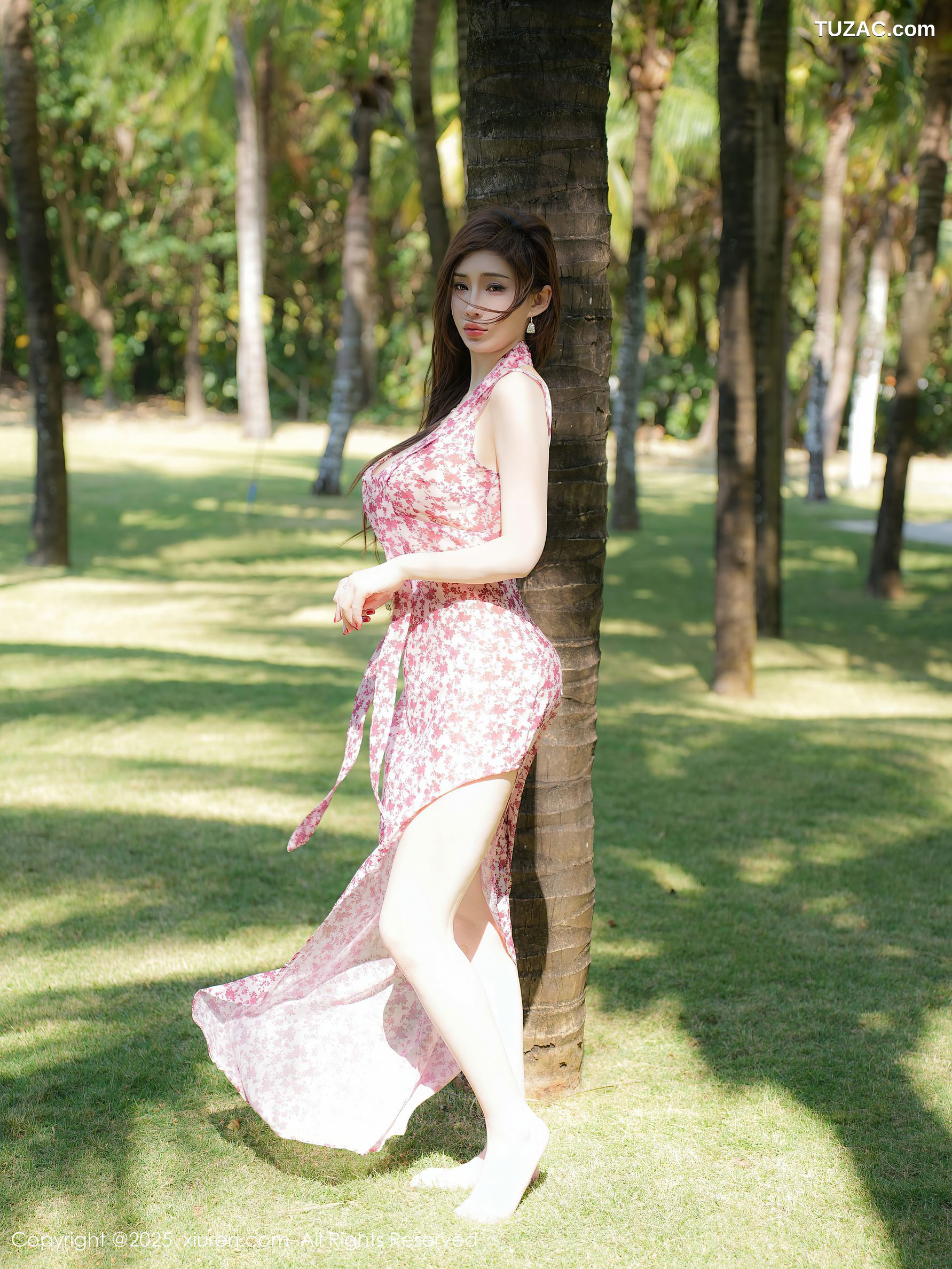 XiuRen秀人网-9736-Carol周妍希X-户外红花美裙写真-2025.01.10