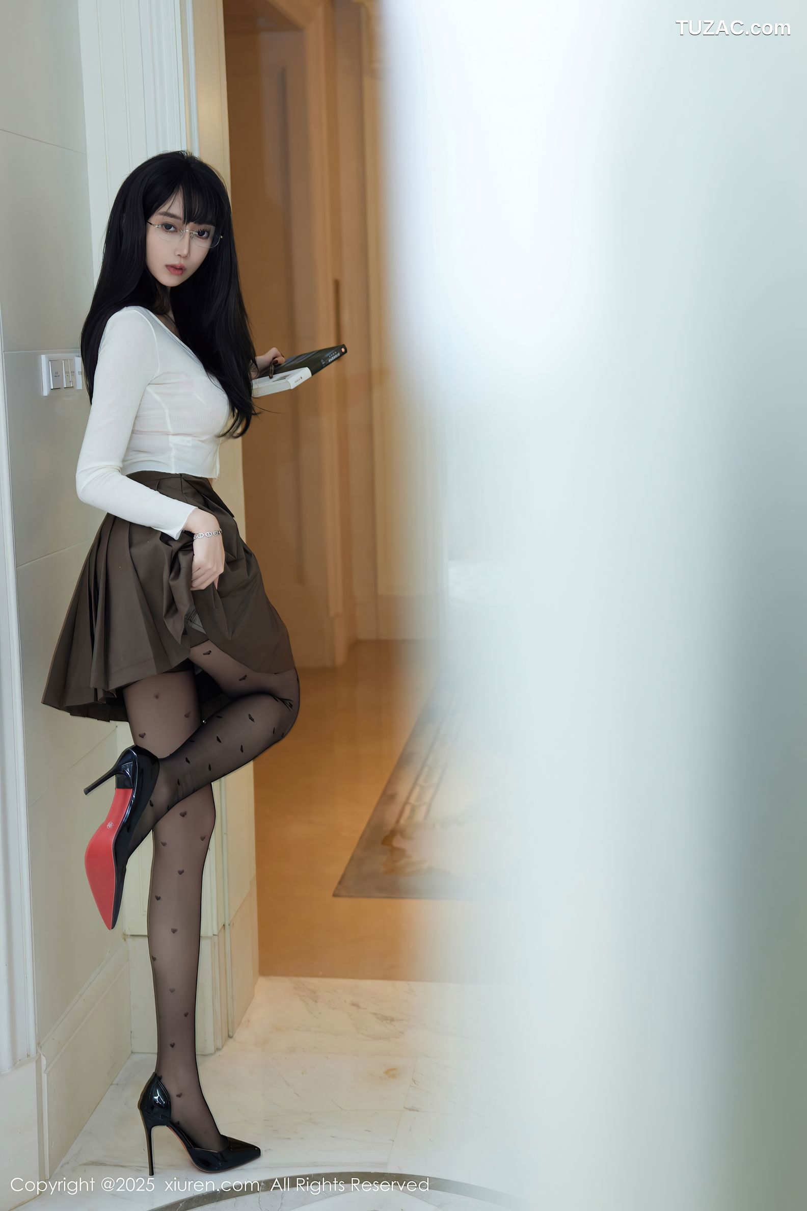 XiuRen秀人网-9737-玥儿玥er-美女家教迷晕剧情-2025.01.10