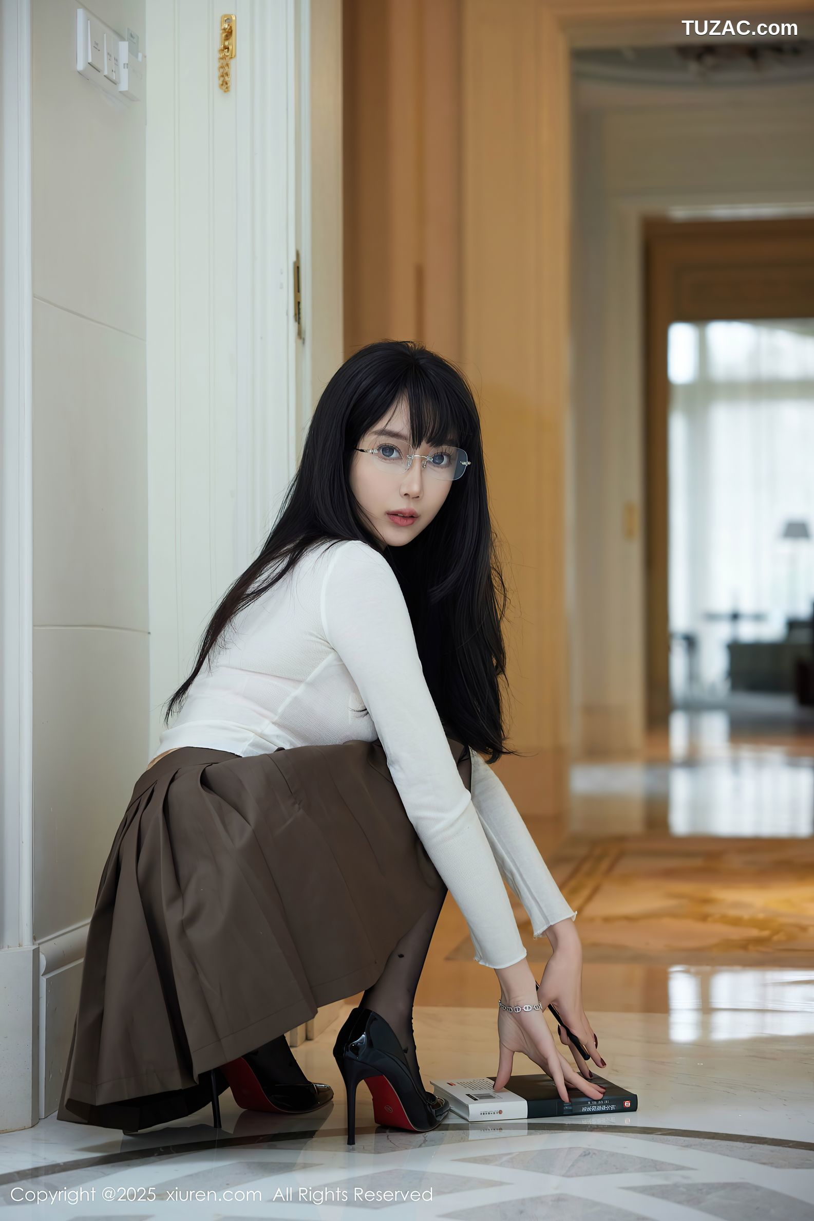 XiuRen秀人网-9737-玥儿玥er-美女家教迷晕剧情-2025.01.10