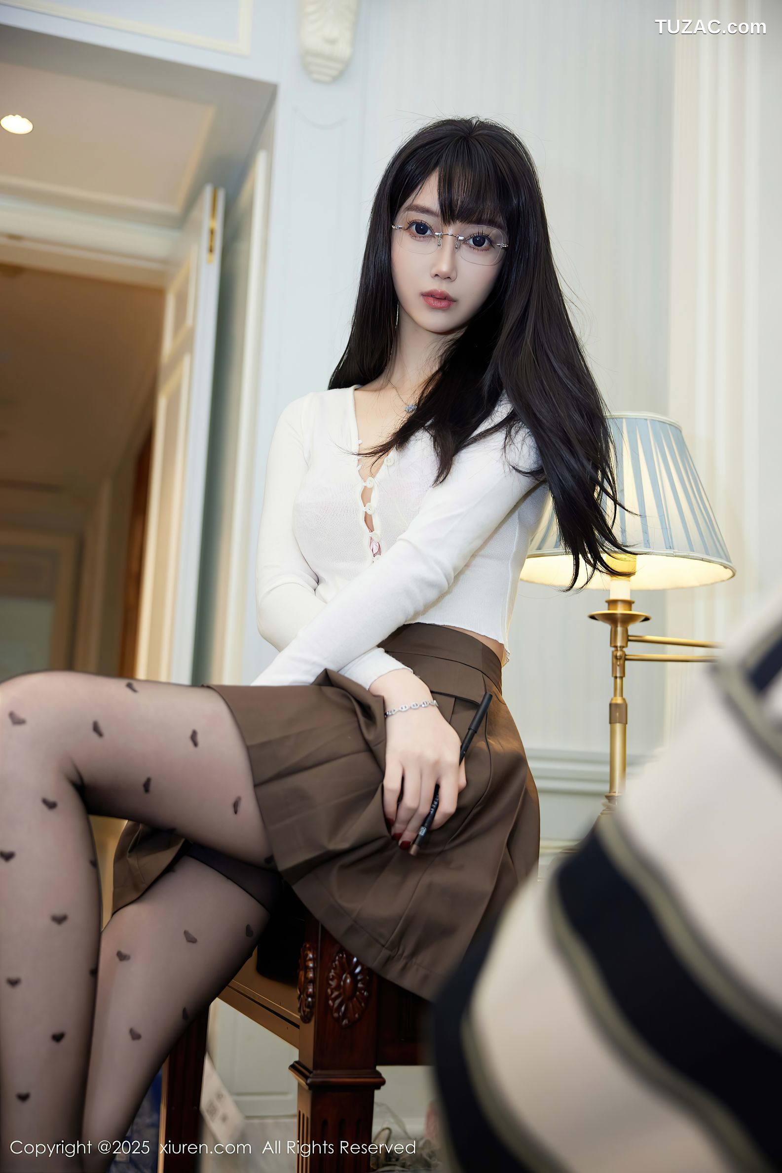 XiuRen秀人网-9737-玥儿玥er-美女家教迷晕剧情-2025.01.10
