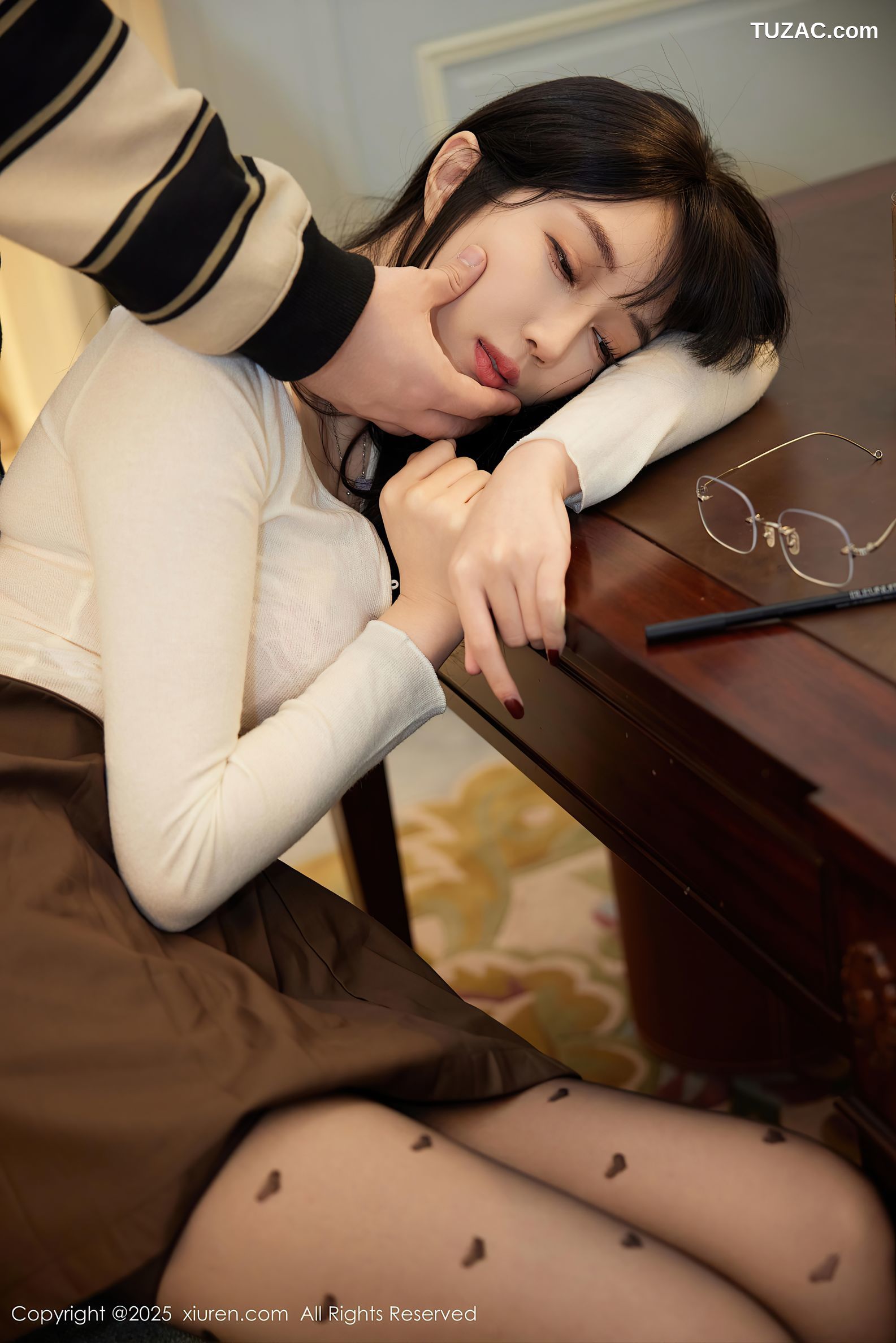 XiuRen秀人网-9737-玥儿玥er-美女家教迷晕剧情-2025.01.10
