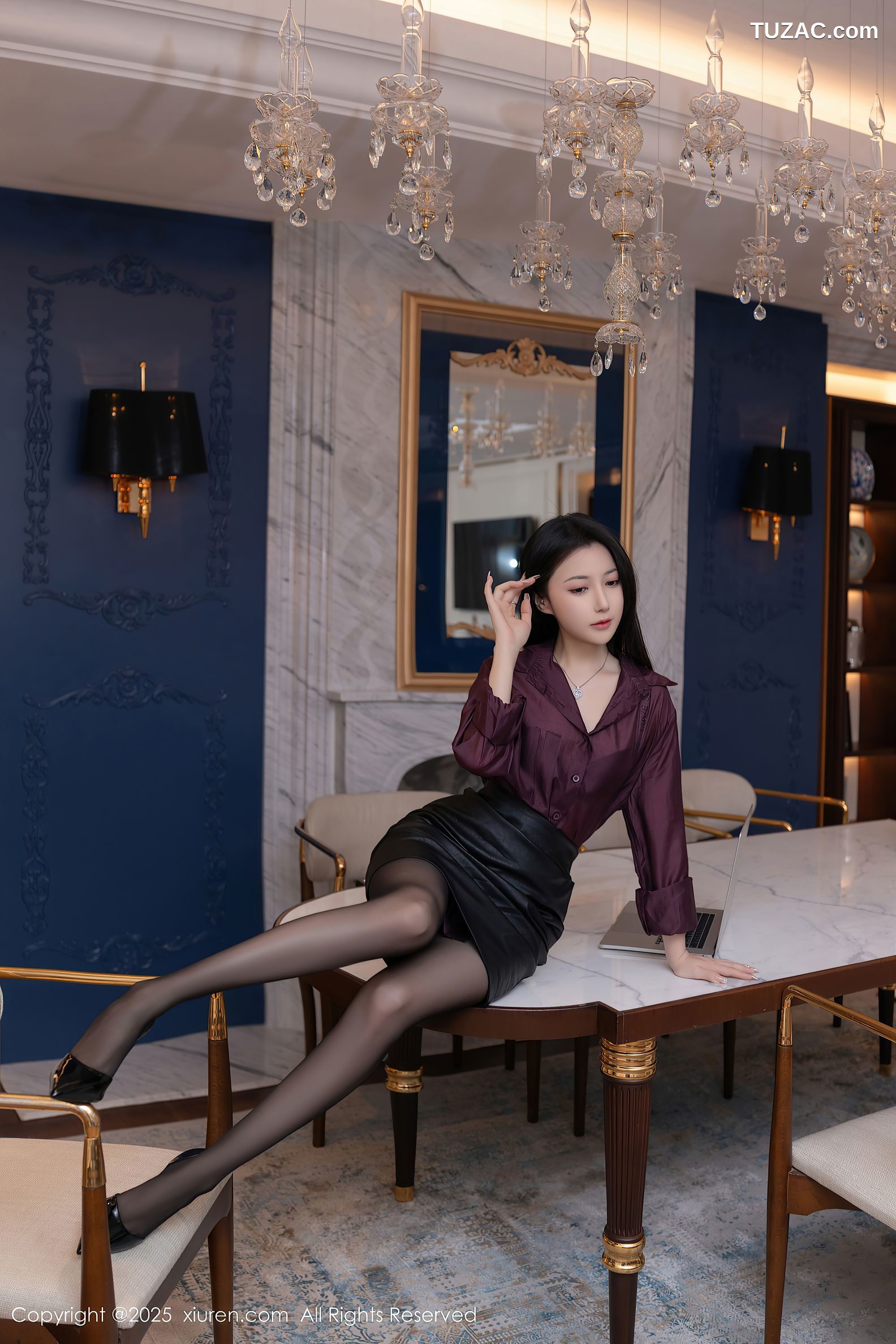 XiuRen秀人网-9744-鱼子酱Fish-暗红衬衫黑短裙黑丝玉足-2025.01.10