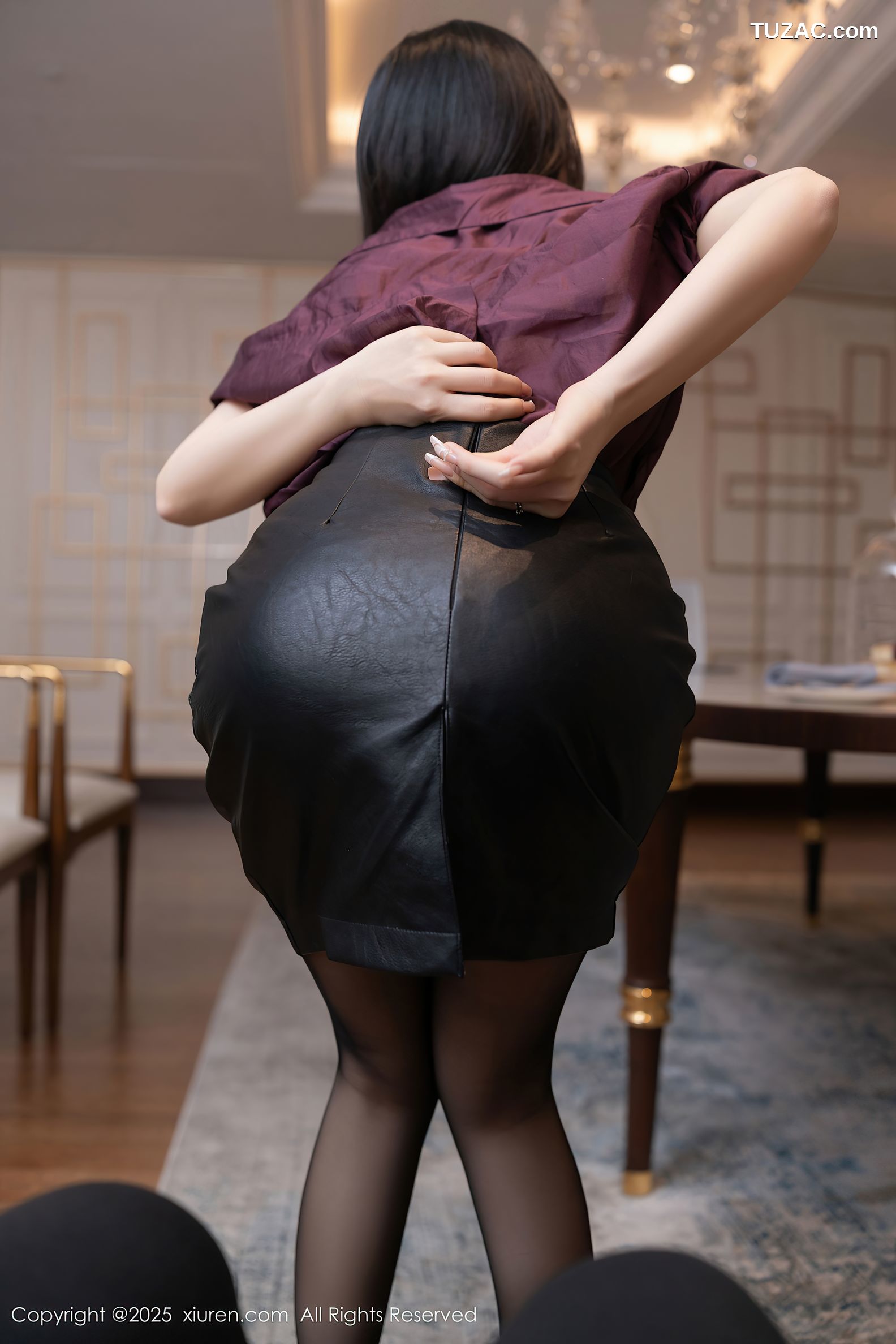 XiuRen秀人网-9744-鱼子酱Fish-暗红衬衫黑短裙黑丝玉足-2025.01.10
