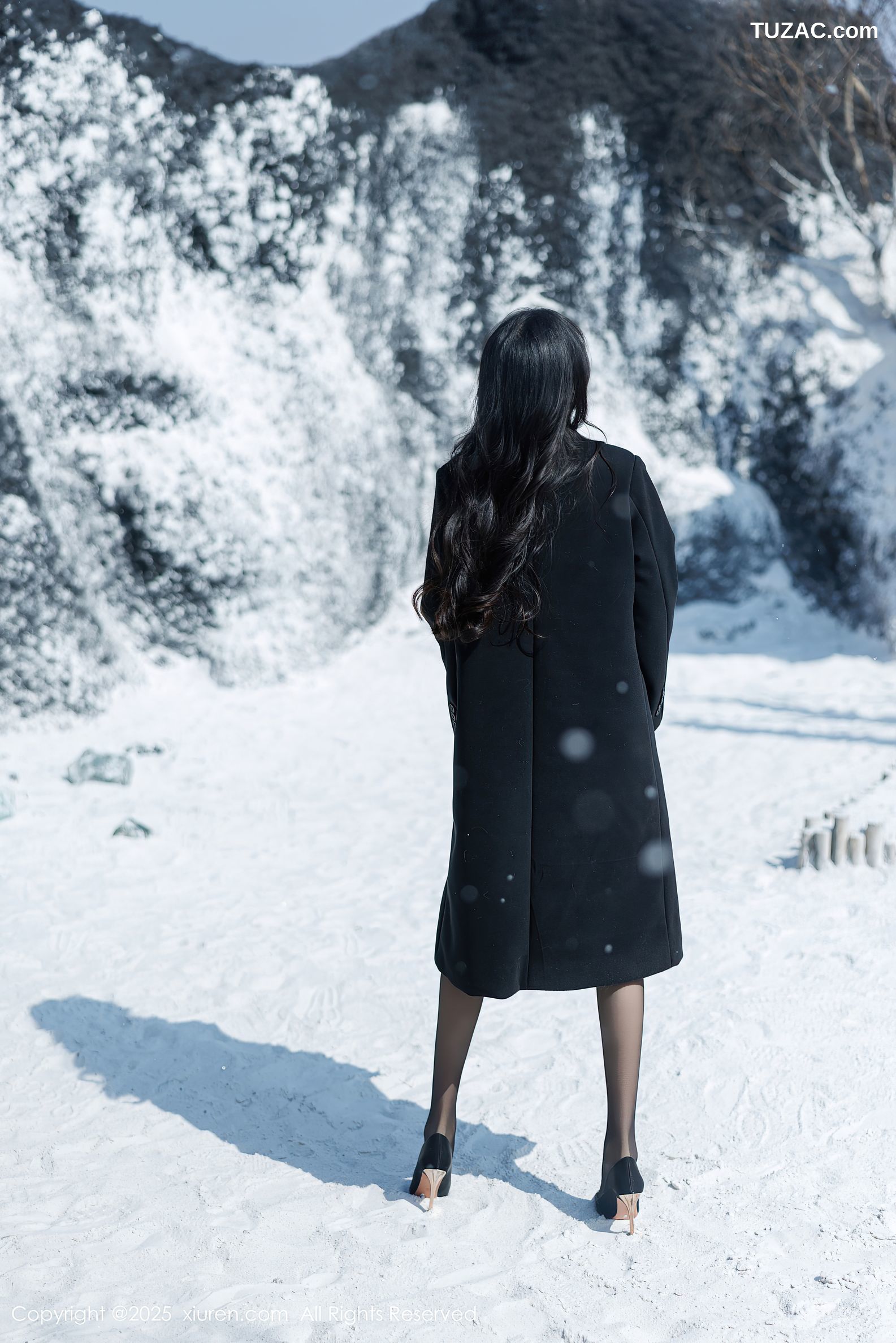 XiuRen秀人网-9749-林星阑-雪地黑大衣-情趣内衣黑丝-2025.01.13
