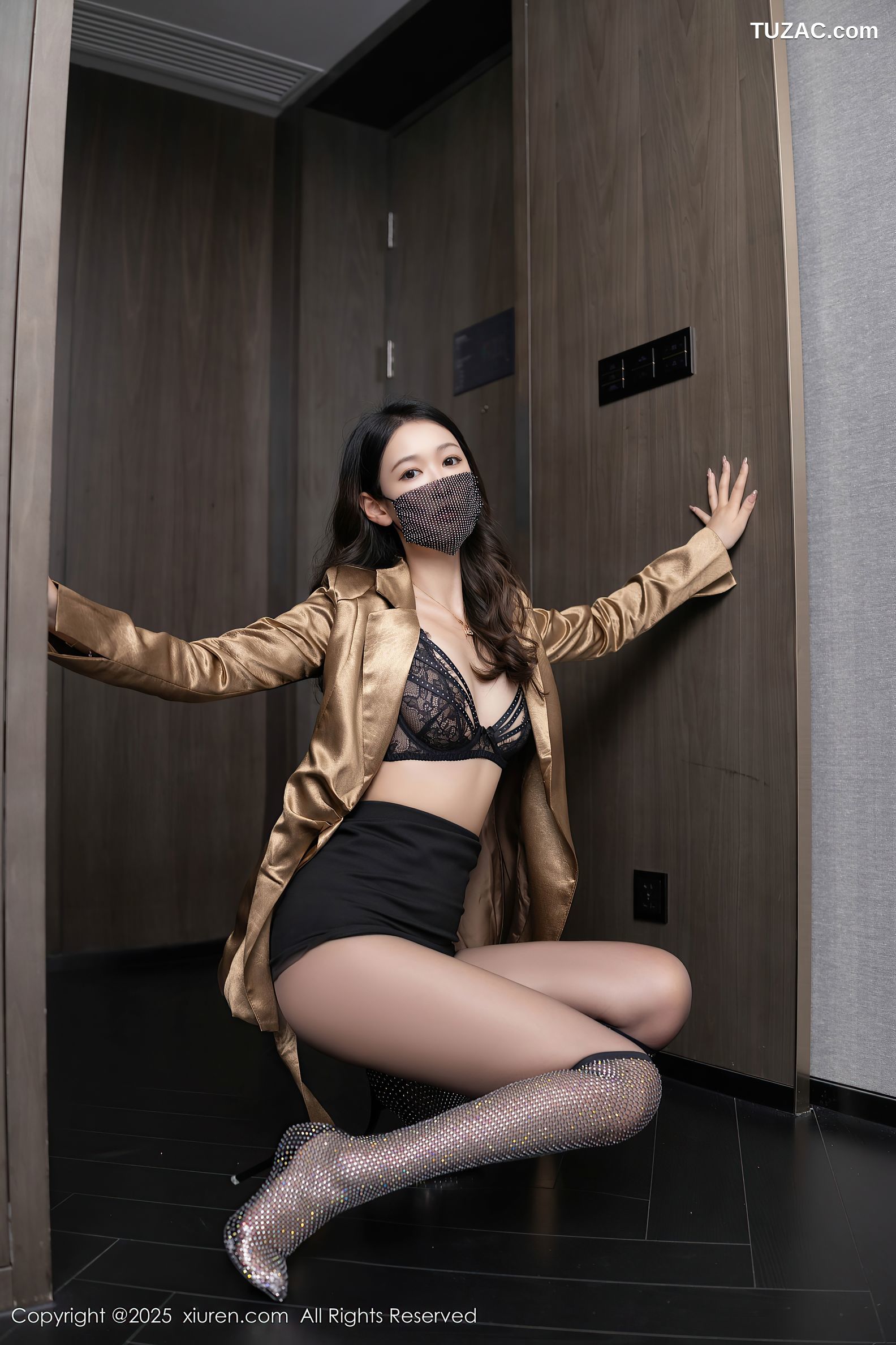 XiuRen秀人网-9751-唐安琪-金色外套黑短裙黑蕾丝内衣-2025.01.13