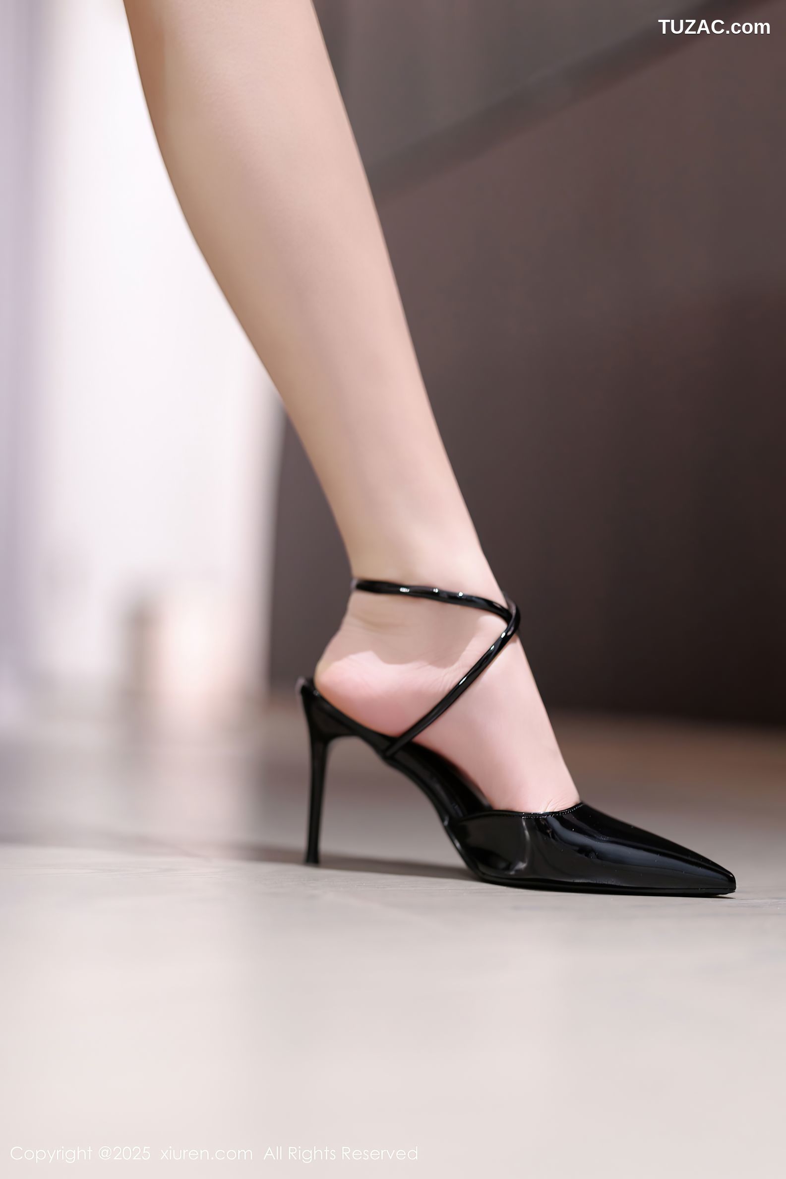 XiuRen秀人网-9761-初梦瑶-鹅黄连衣长裙黑蕾丝内衣-2025.01.15