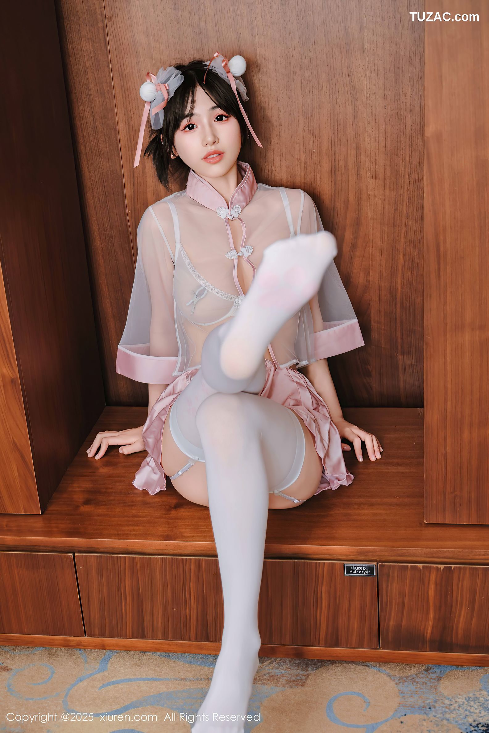 XiuRen秀人网-9763-奶芙乔乔-轻透薄纱蕾丝内衣爆乳-2025.01.15