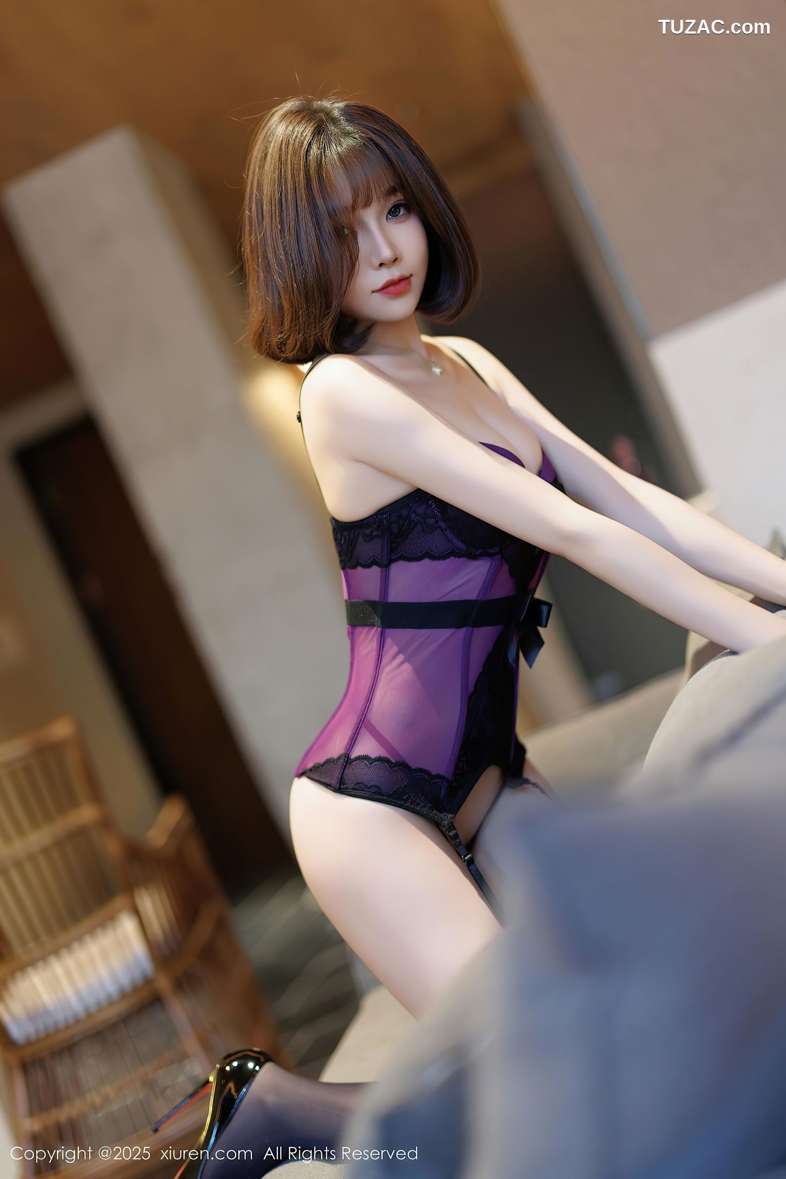 XiuRen秀人网-9769-徐莉芝Booty-性感黑色皮衣黑皮短裙紫色内衣黑丝-2025.01.16