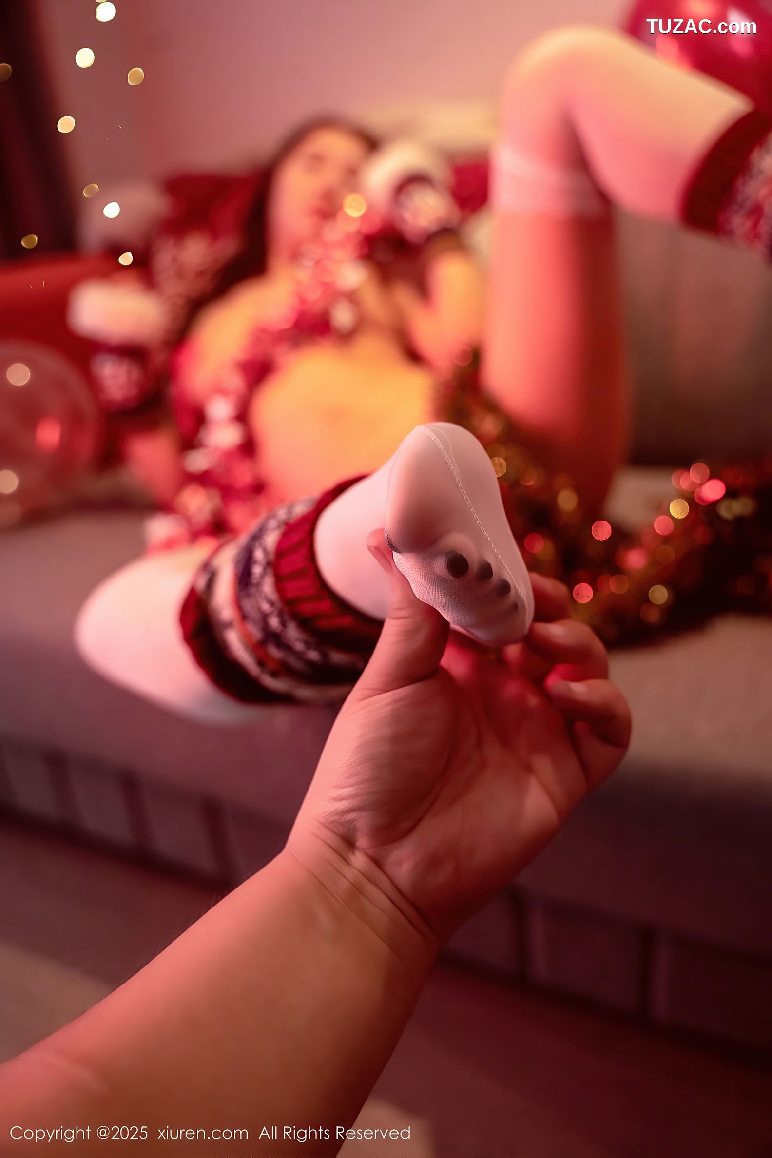 XiuRen秀人网-9789-沐娜娜-新年红色装扮爆乳-2025.01.21