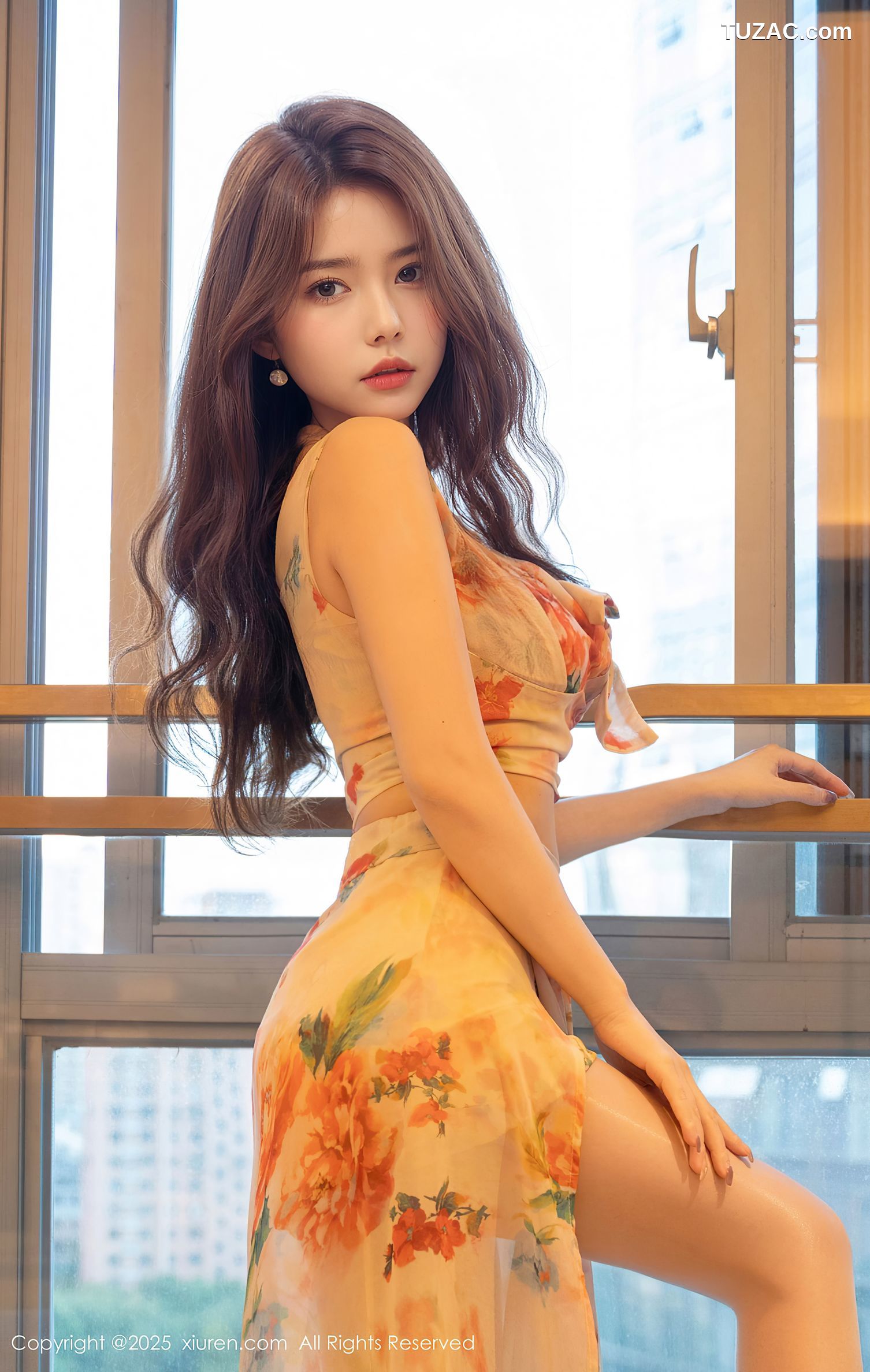 XiuRen秀人网-9792-拍黄瓜girl-性感碎花裙肉丝-2025.01.21