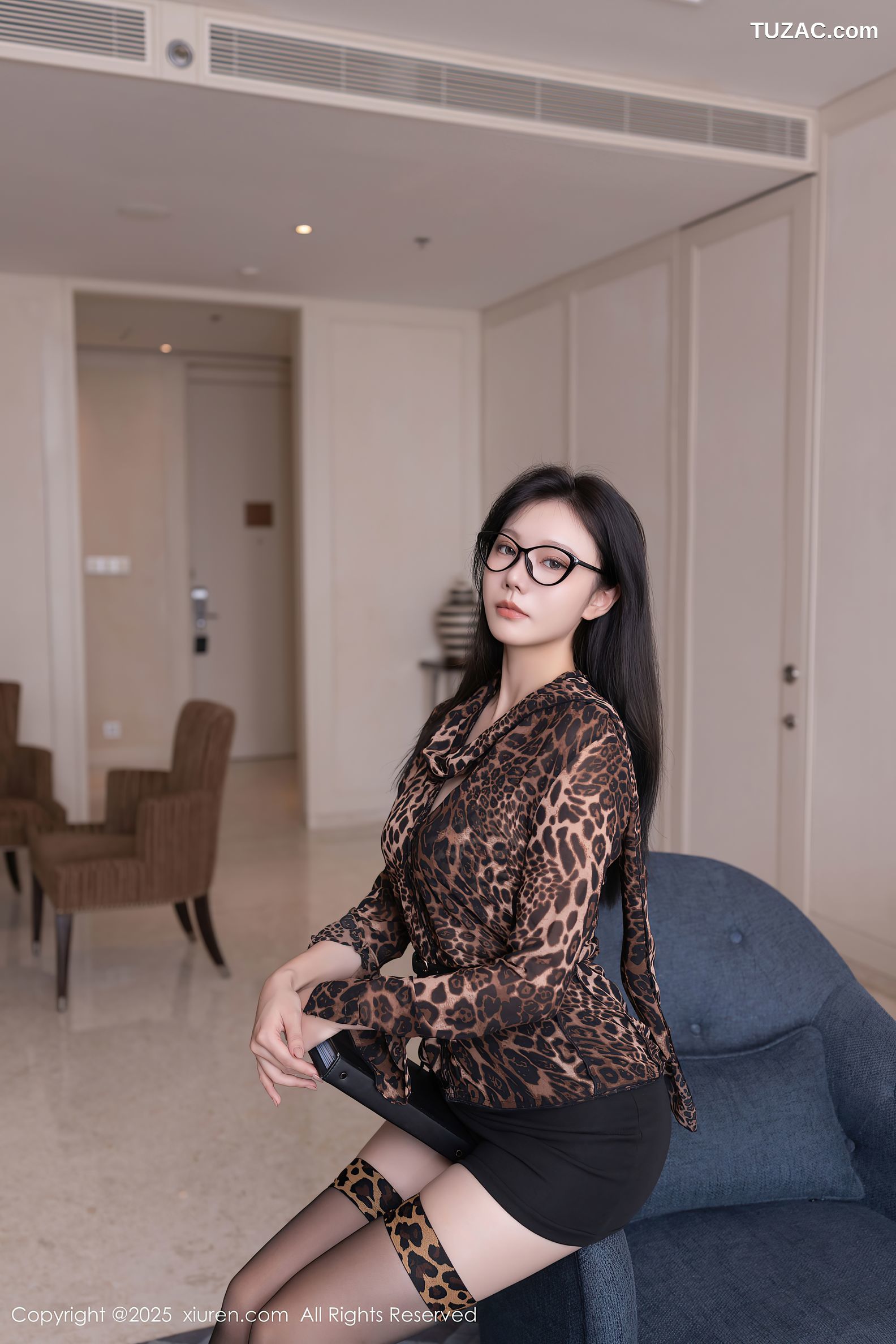 XiuRen秀人网-9794-安然anran-豹纹衬衫黑短裙豹纹内衣-2025.01.21