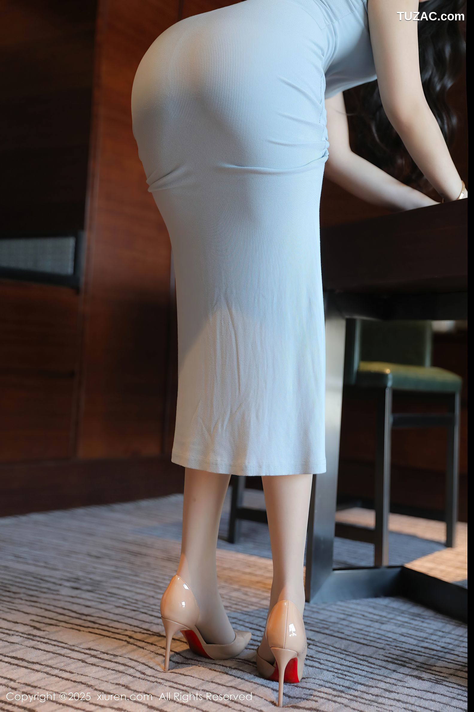 XiuRen秀人网-9801-希雅sia-淡蓝吊带紧身长裙白蕾丝内衣-2025.01.23