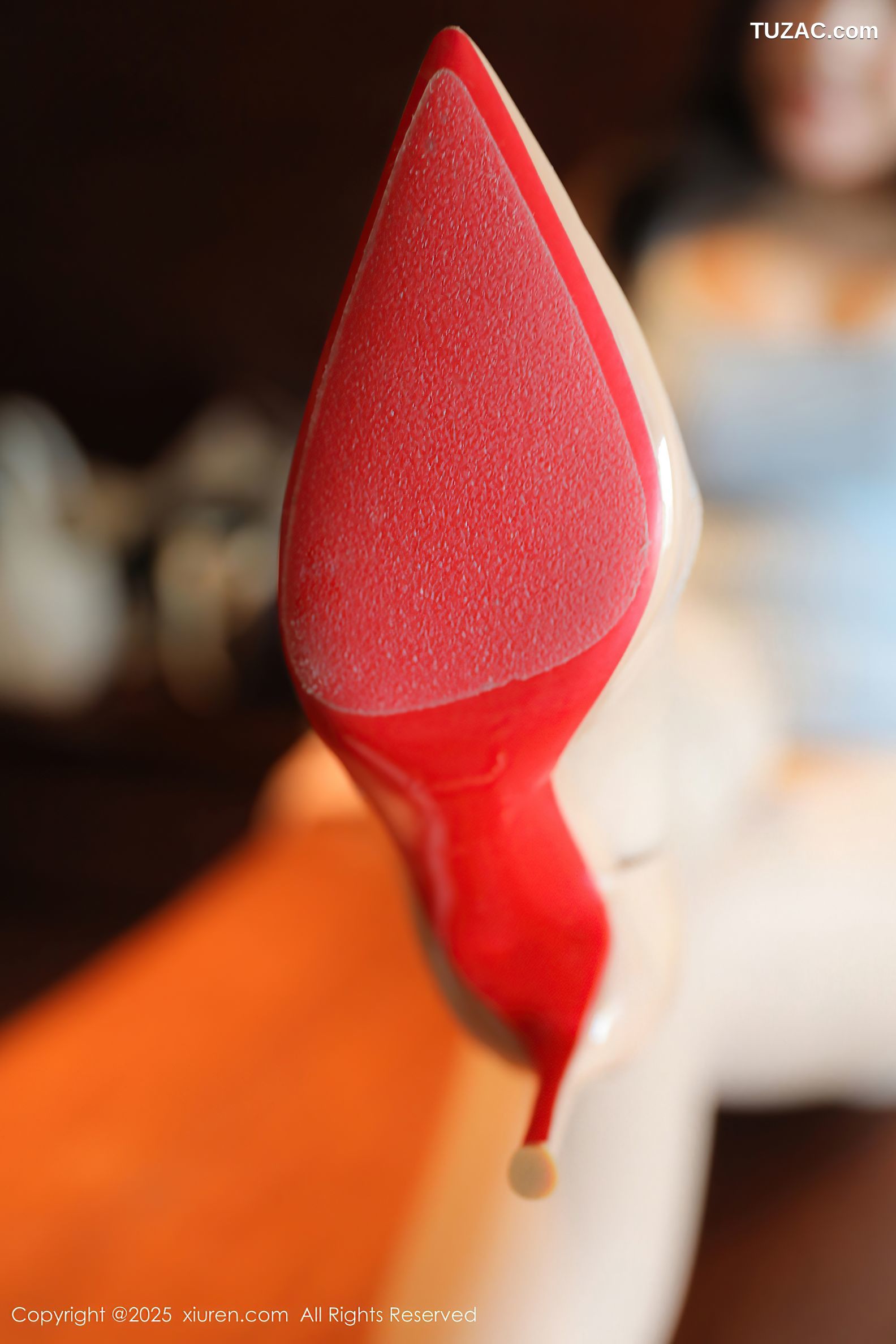 XiuRen秀人网-9801-希雅sia-淡蓝吊带紧身长裙白蕾丝内衣-2025.01.23