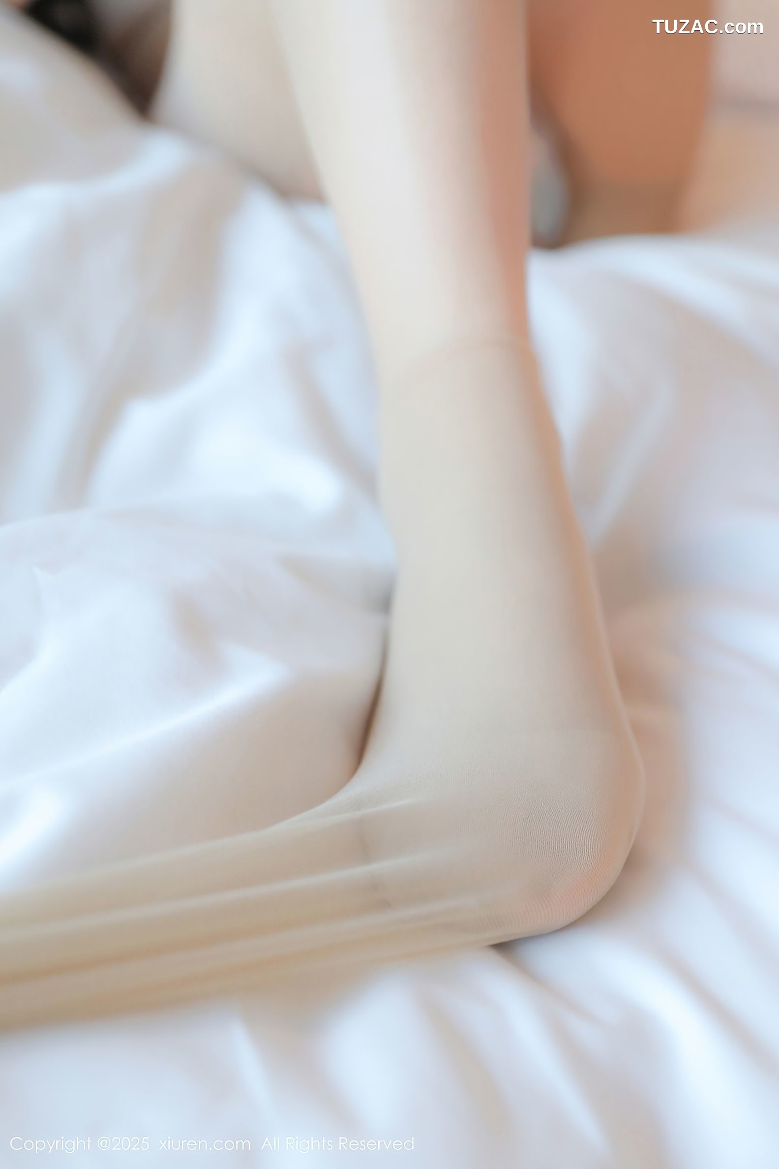 XiuRen秀人网-9801-希雅sia-淡蓝吊带紧身长裙白蕾丝内衣-2025.01.23