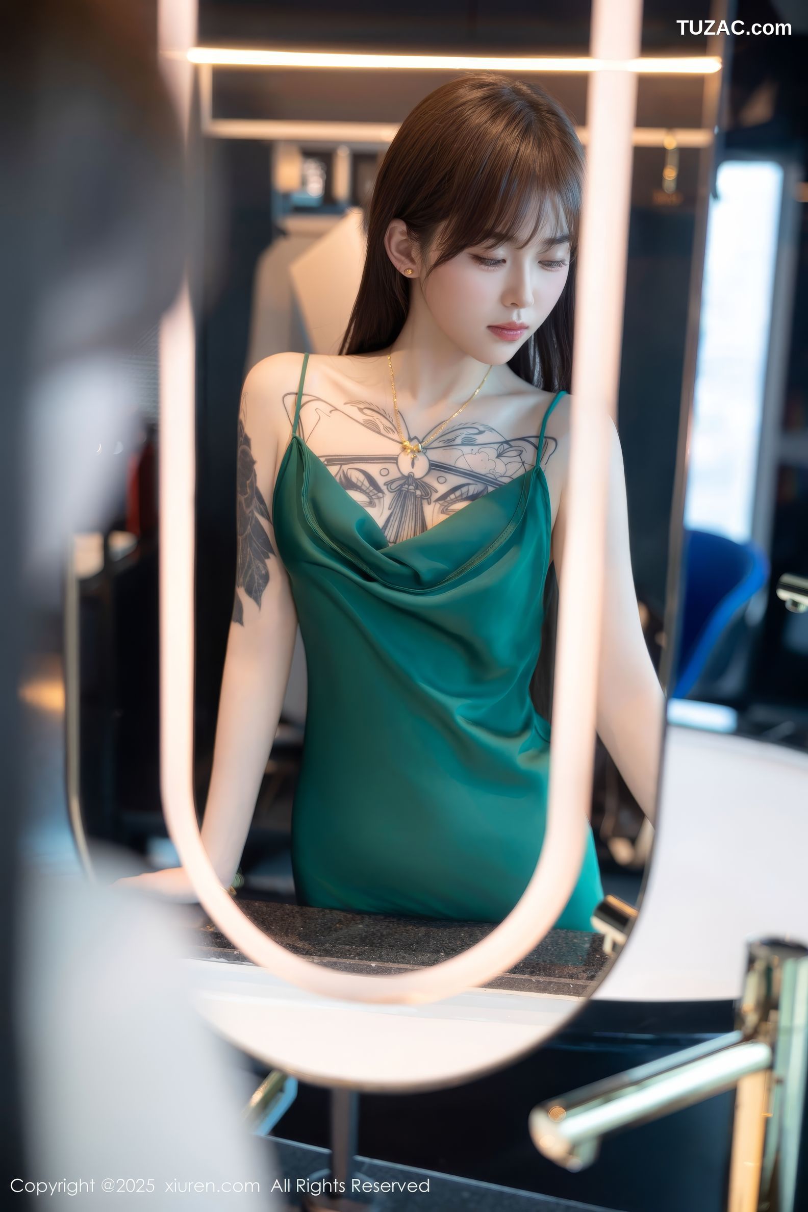 XiuRen秀人网-9803-奶瓶-绿色吊带礼裙气质美女-2025.01.23