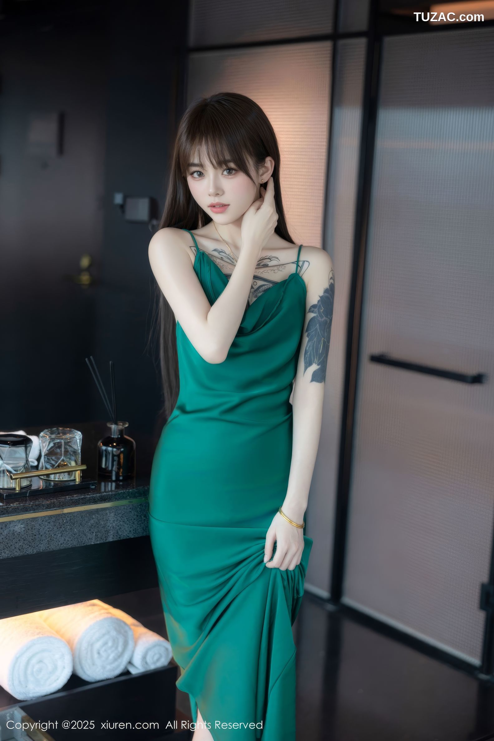 XiuRen秀人网-9803-奶瓶-绿色吊带礼裙气质美女-2025.01.23