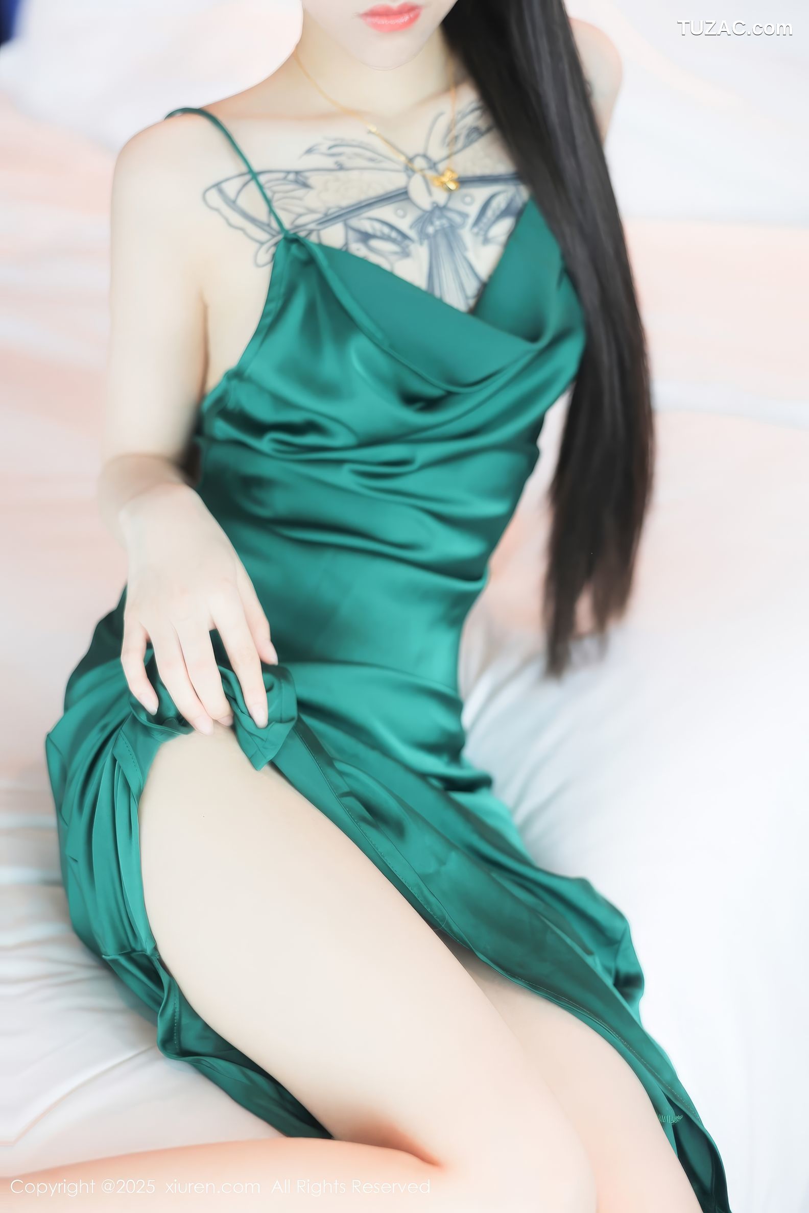 XiuRen秀人网-9803-奶瓶-绿色吊带礼裙气质美女-2025.01.23