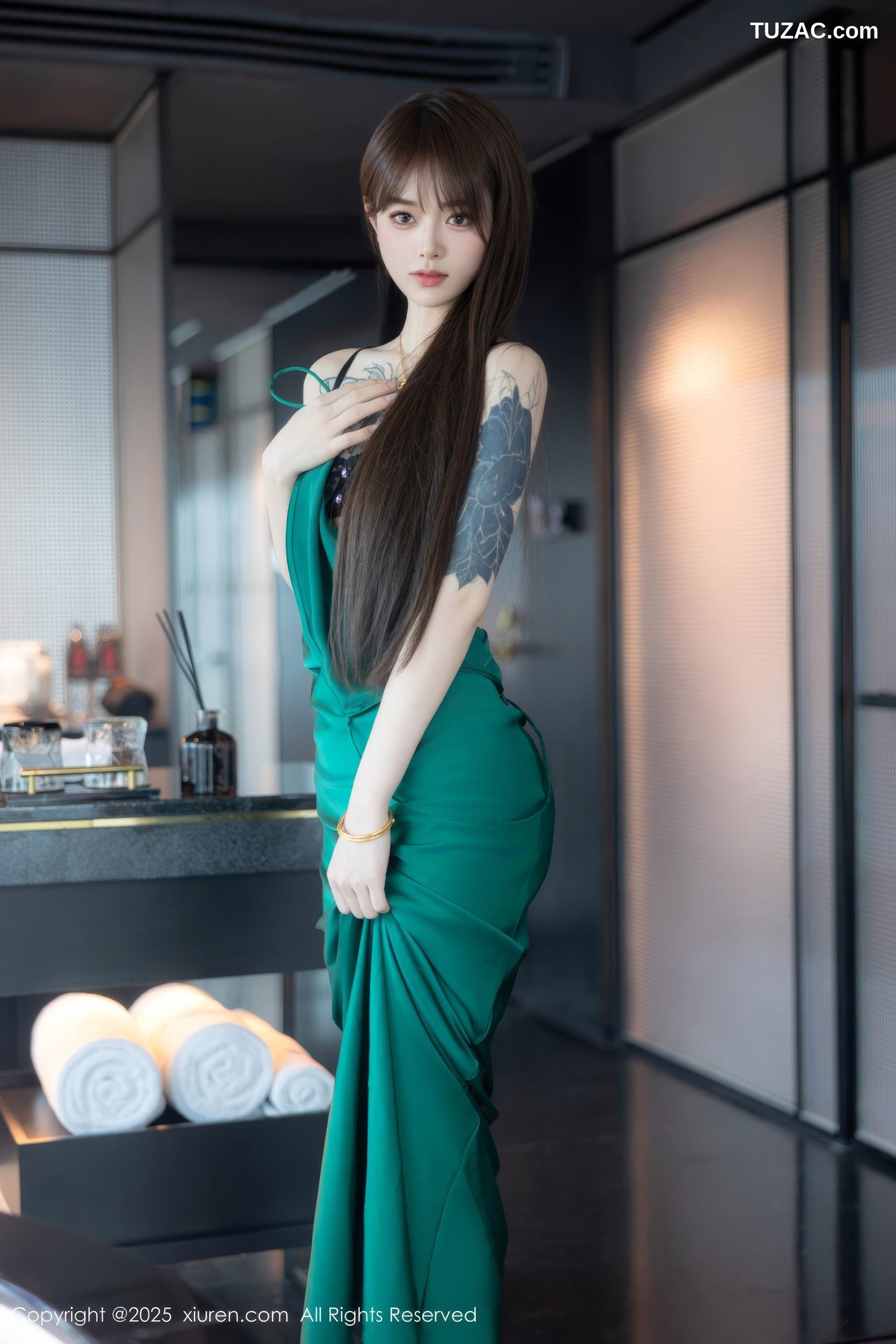 XiuRen秀人网-9803-奶瓶-绿色吊带礼裙气质美女-2025.01.23