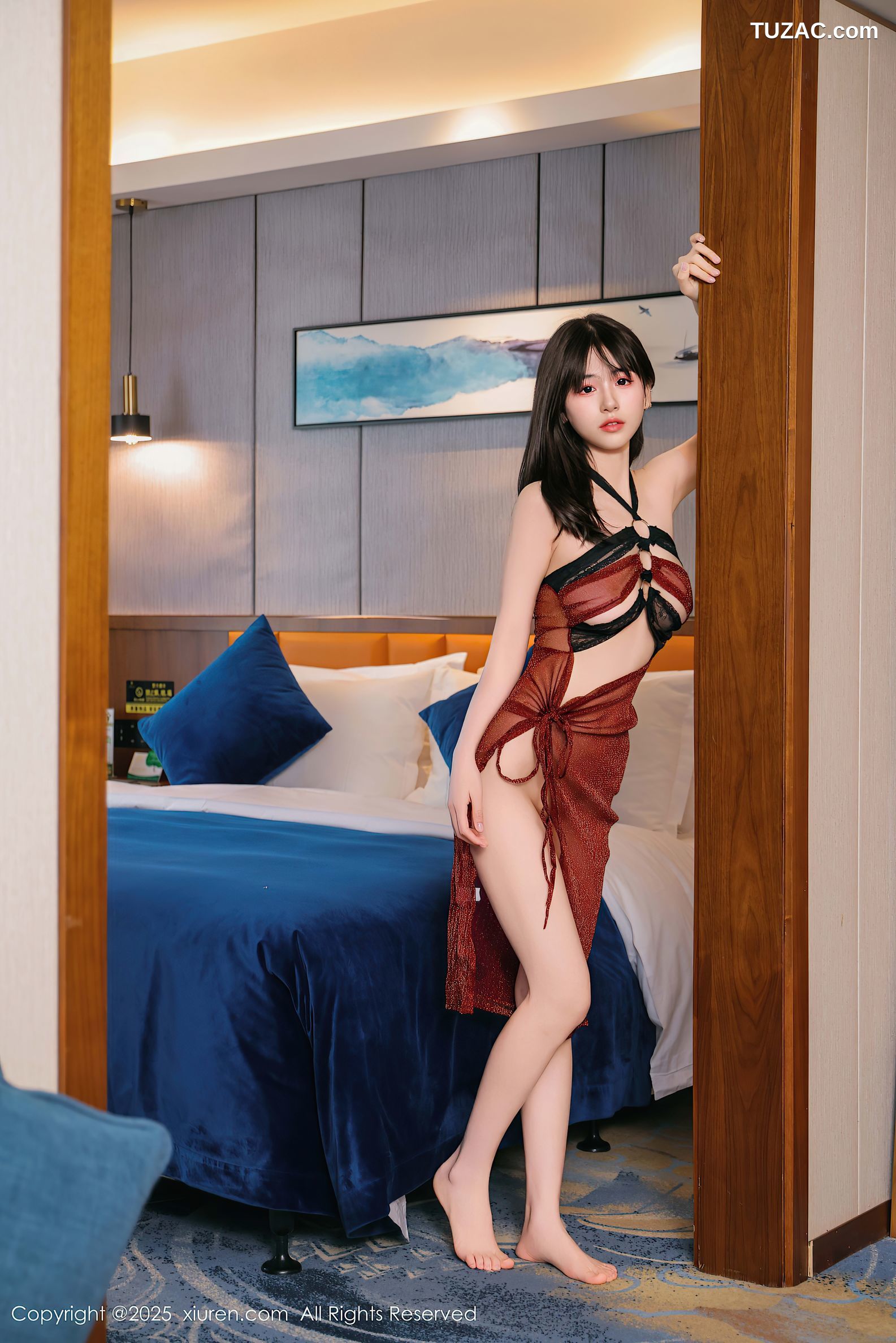 XiuRen秀人网-9804-奶芙乔乔-酒红礼服裙香肩长腿-2025.01.23