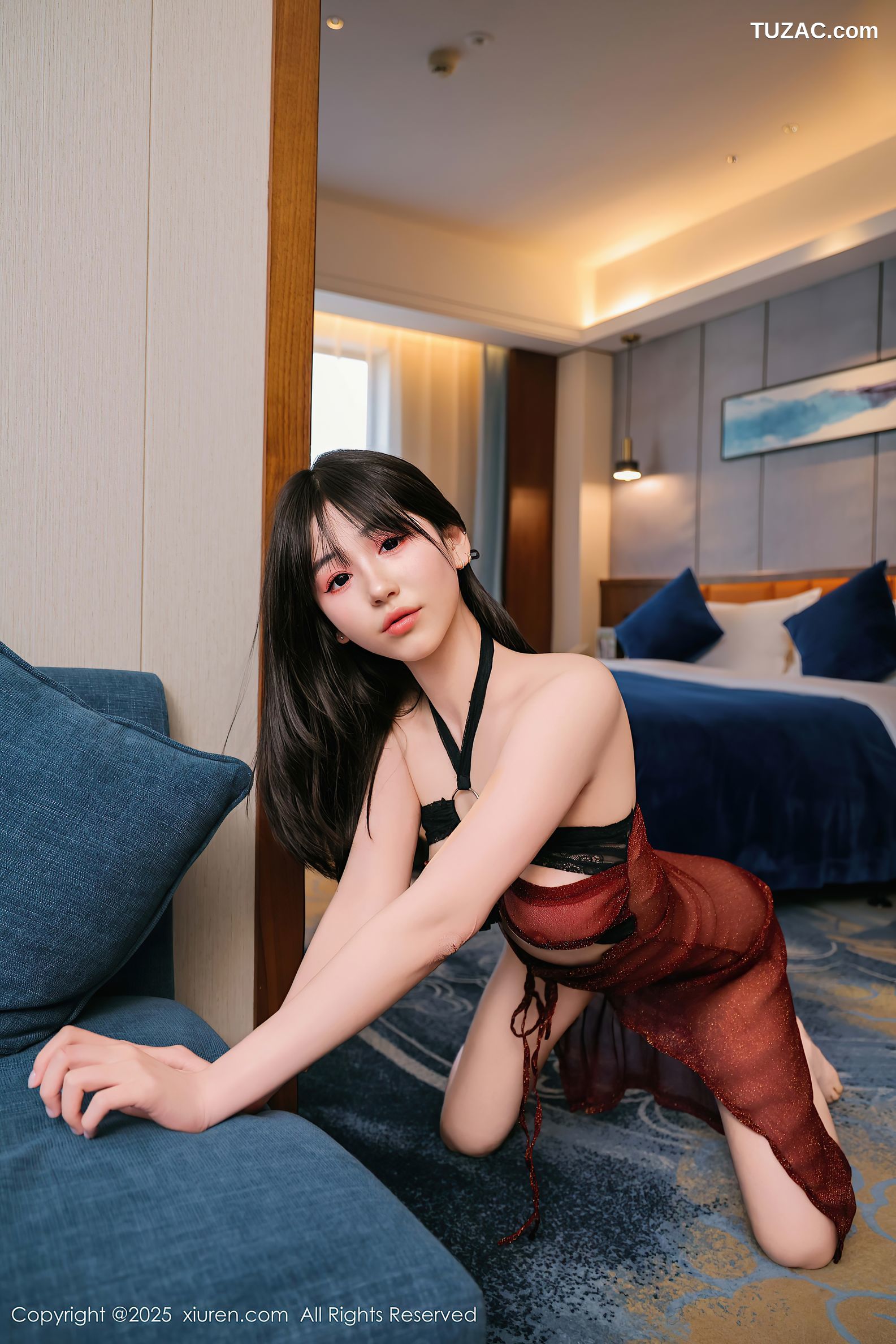 XiuRen秀人网-9804-奶芙乔乔-酒红礼服裙香肩长腿-2025.01.23