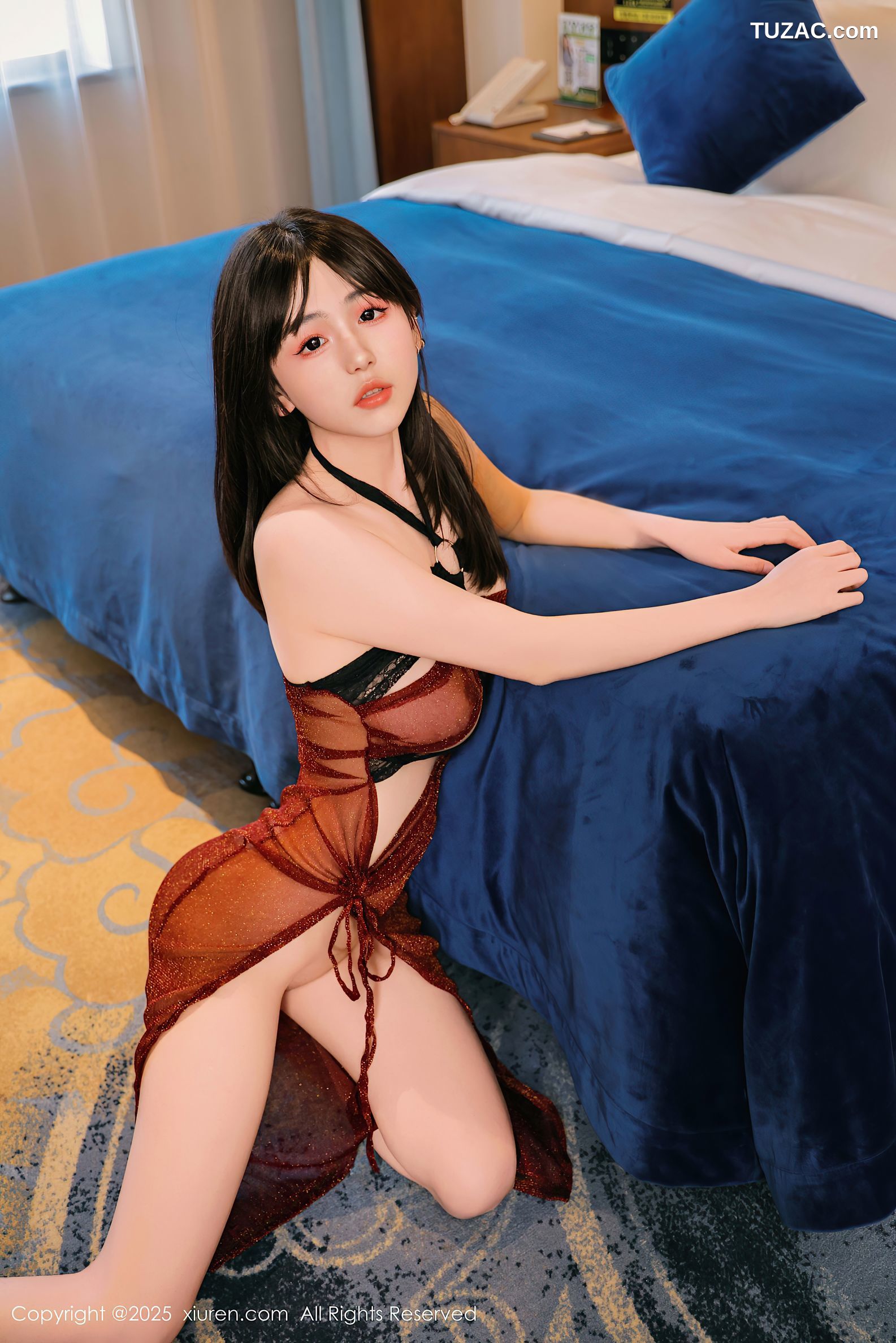 XiuRen秀人网-9804-奶芙乔乔-酒红礼服裙香肩长腿-2025.01.23