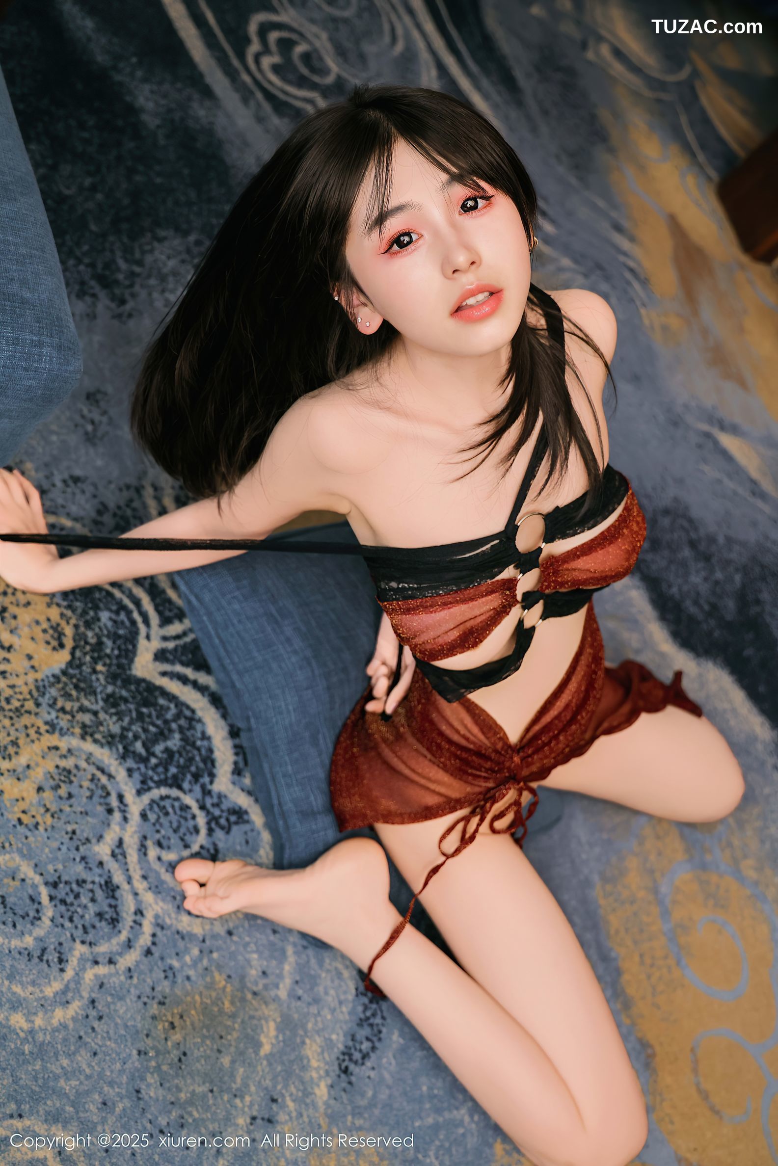 XiuRen秀人网-9804-奶芙乔乔-酒红礼服裙香肩长腿-2025.01.23