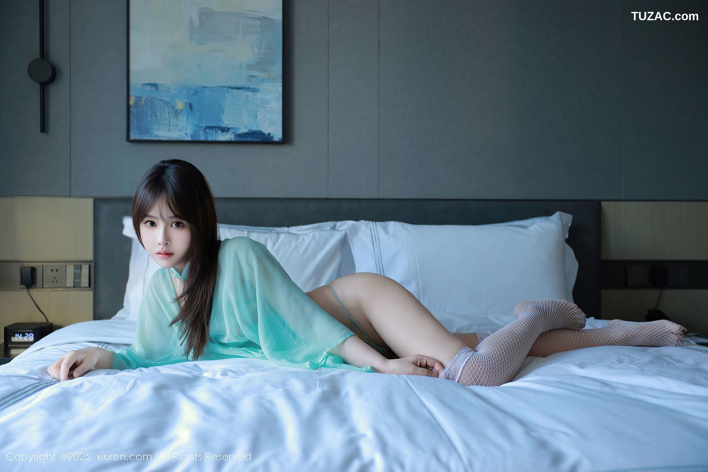 XiuRen秀人网-9807-Evelyn艾莉-轻透绿纱衣白丝少女-2025.01.24