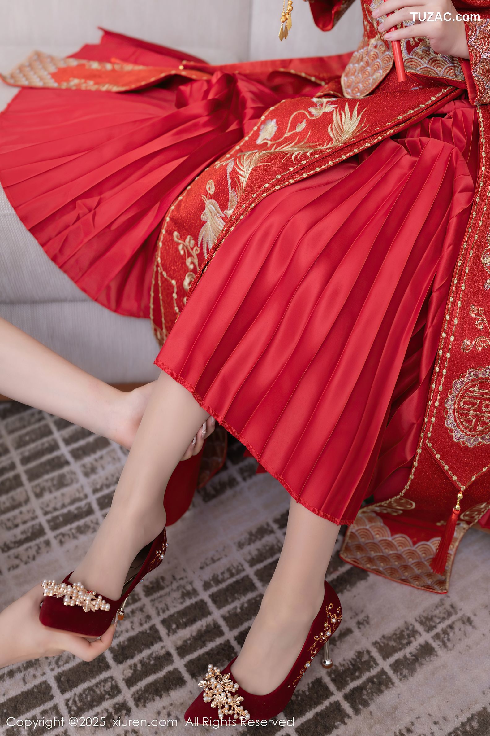 XiuRen秀人网-9811-杏子Yada-红色新娘装红色内衣-2025.01.24