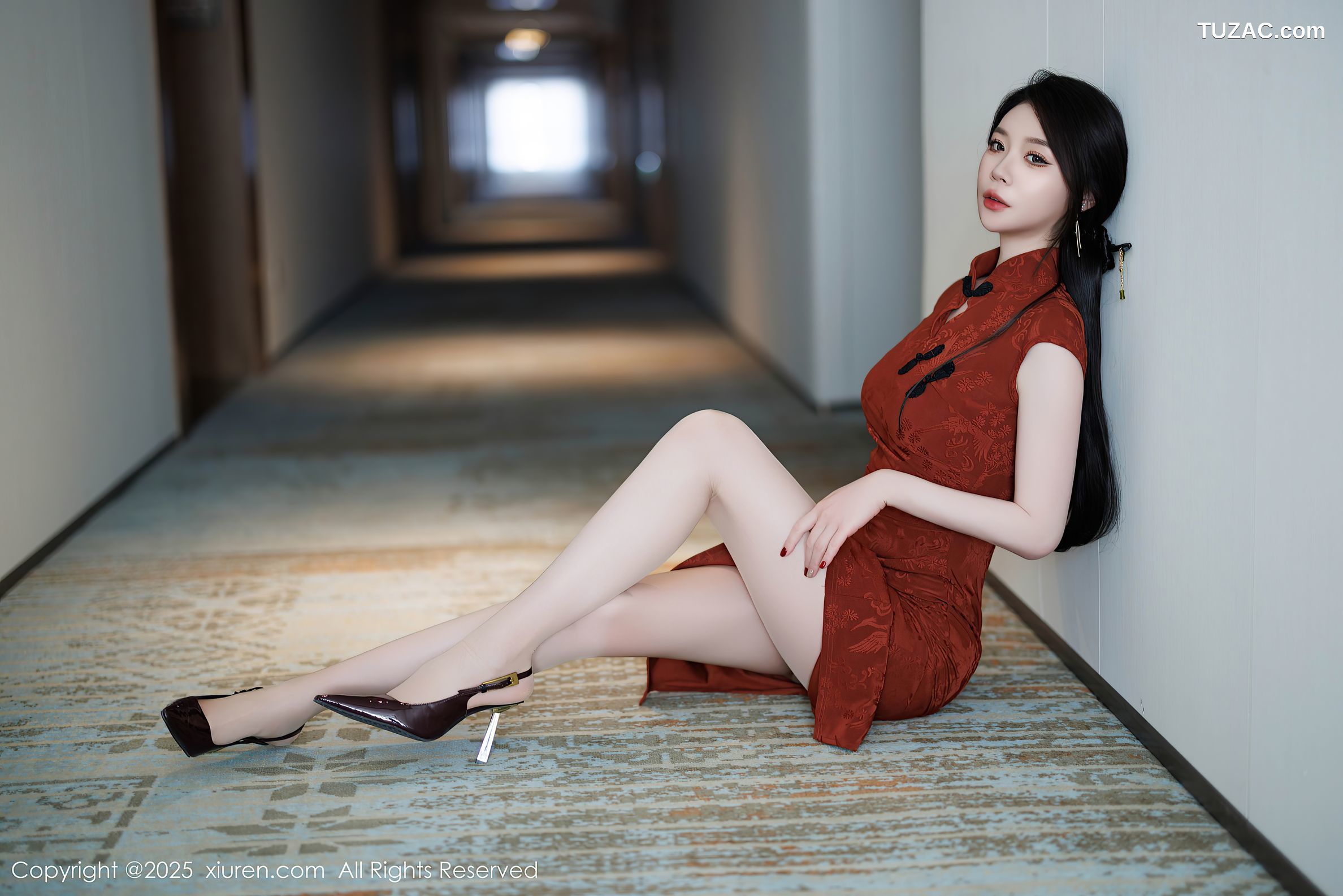 XiuRen秀人网-9812-梦心玥-红色旗袍红色内衣-2025.01.24