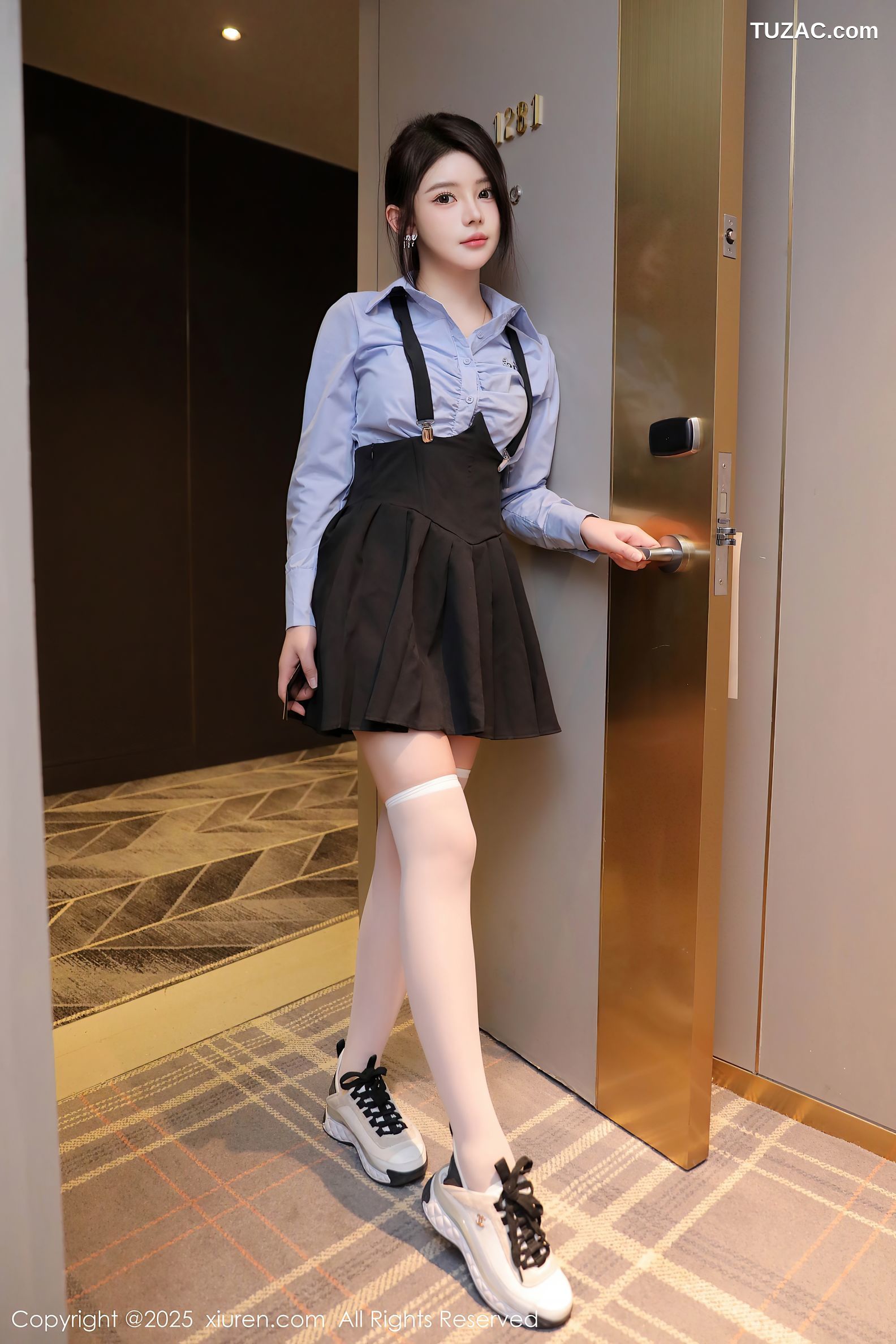 XiuRen秀人网-9819-爱酱里-蓝衬衫黑色百褶裙白丝萝莉少女爆乳-2025.01.25