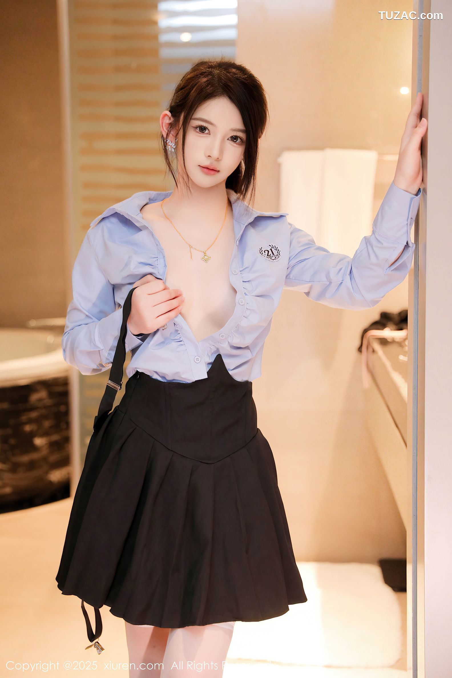 XiuRen秀人网-9819-爱酱里-蓝衬衫黑色百褶裙白丝萝莉少女爆乳-2025.01.25