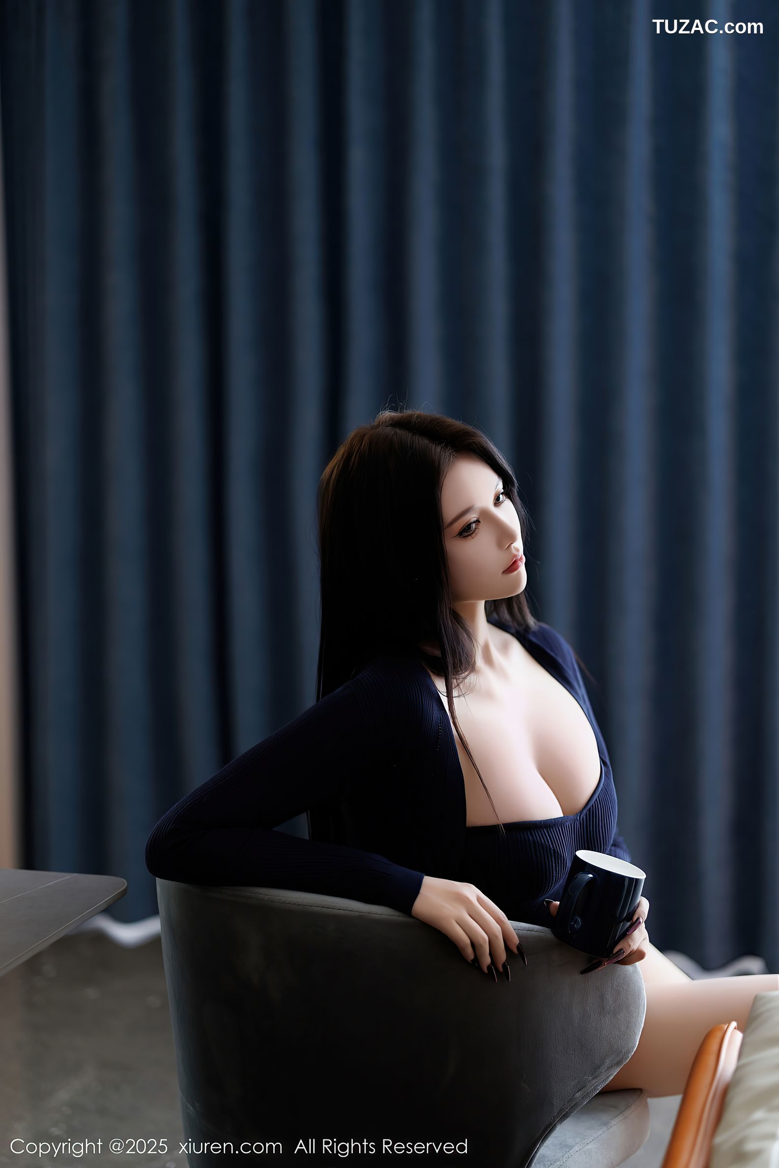 XiuRen秀人网-9820-娜比-深蓝连衣短裙美腿丝袜-2025.01.25