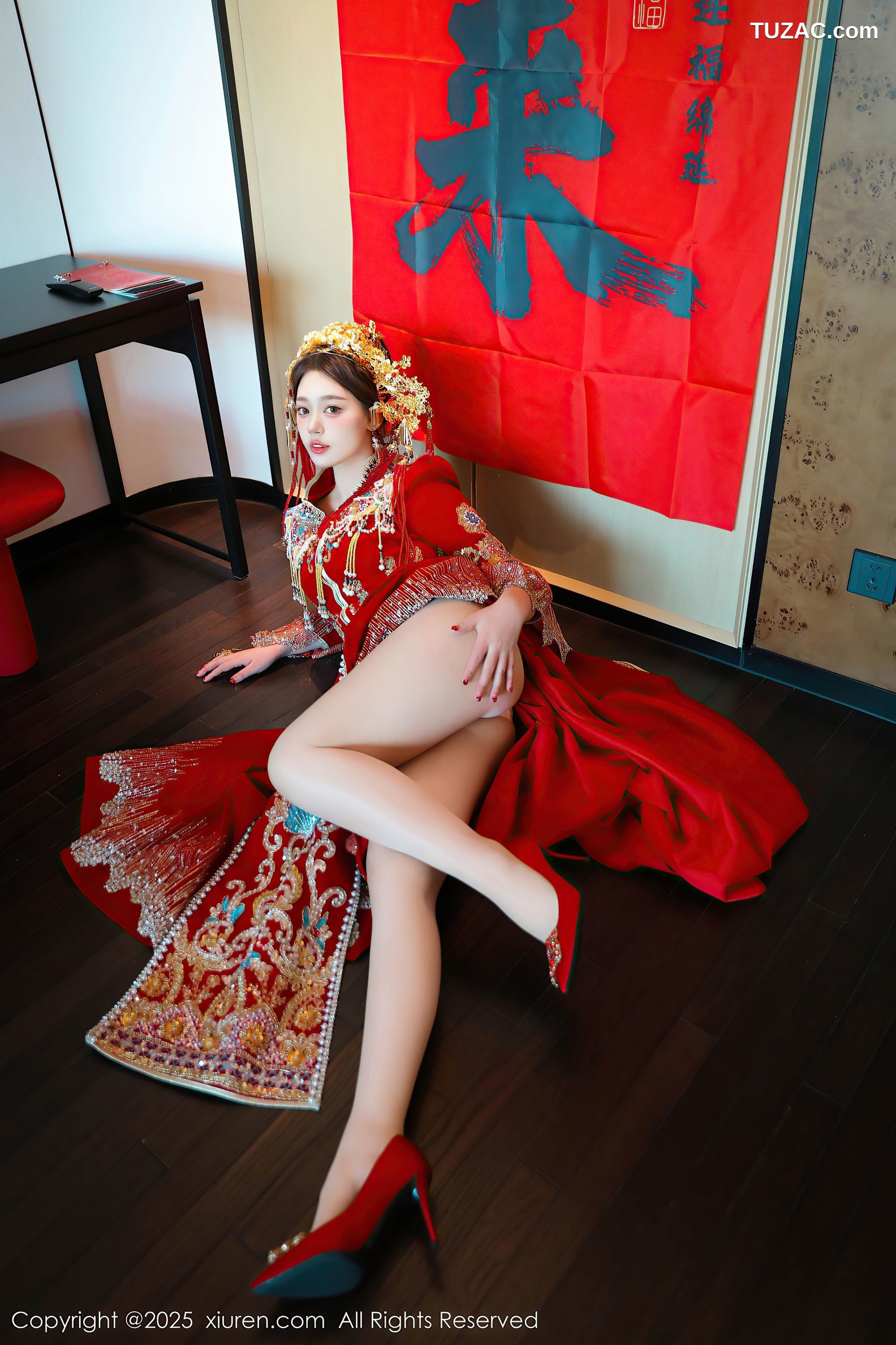 XiuRen秀人网-9823-蛋蛋宝-新春特辑-古风红装白蕾丝内衣爆乳-2025.01.25