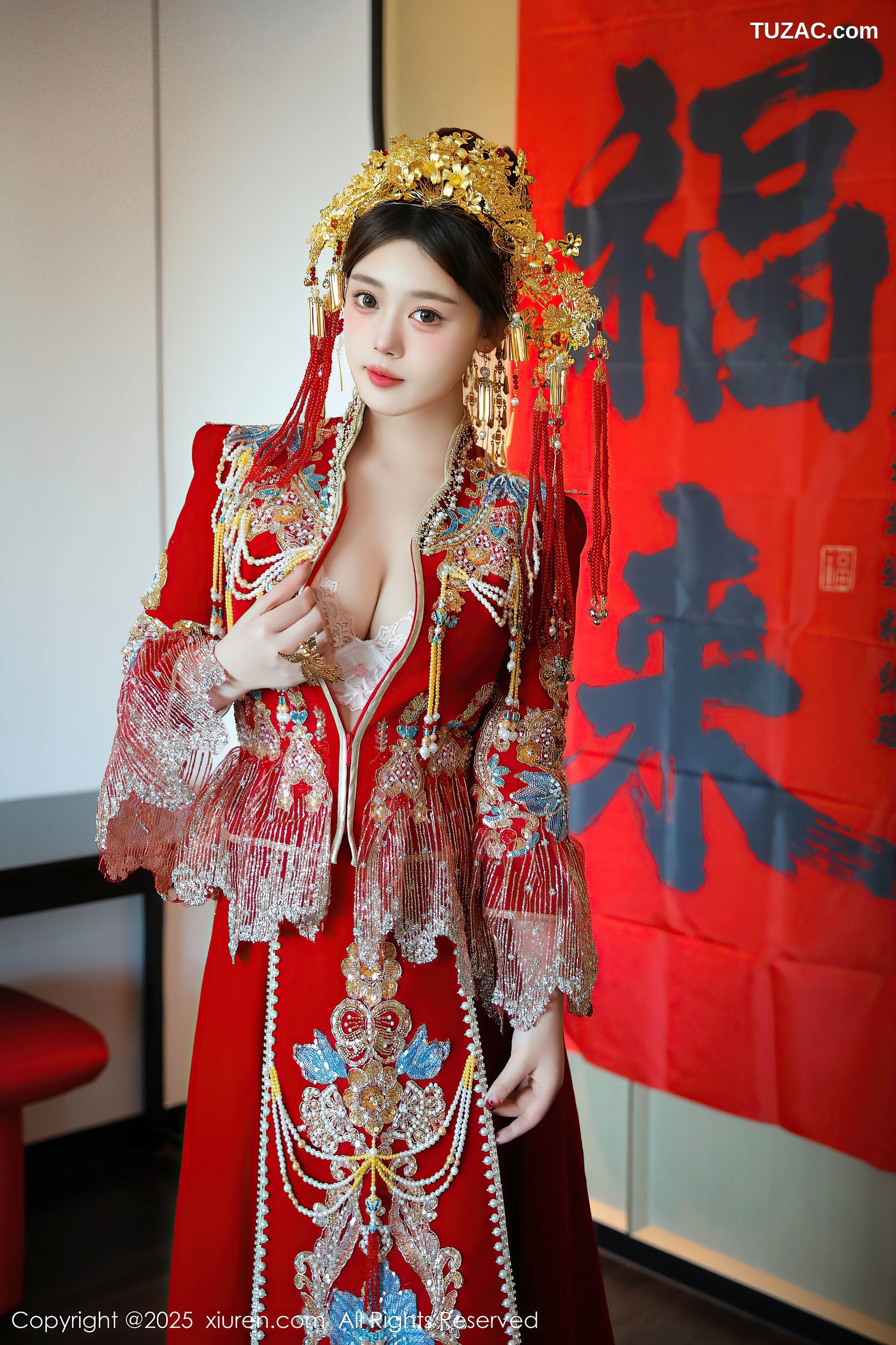 XiuRen秀人网-9823-蛋蛋宝-新春特辑-古风红装白蕾丝内衣爆乳-2025.01.25