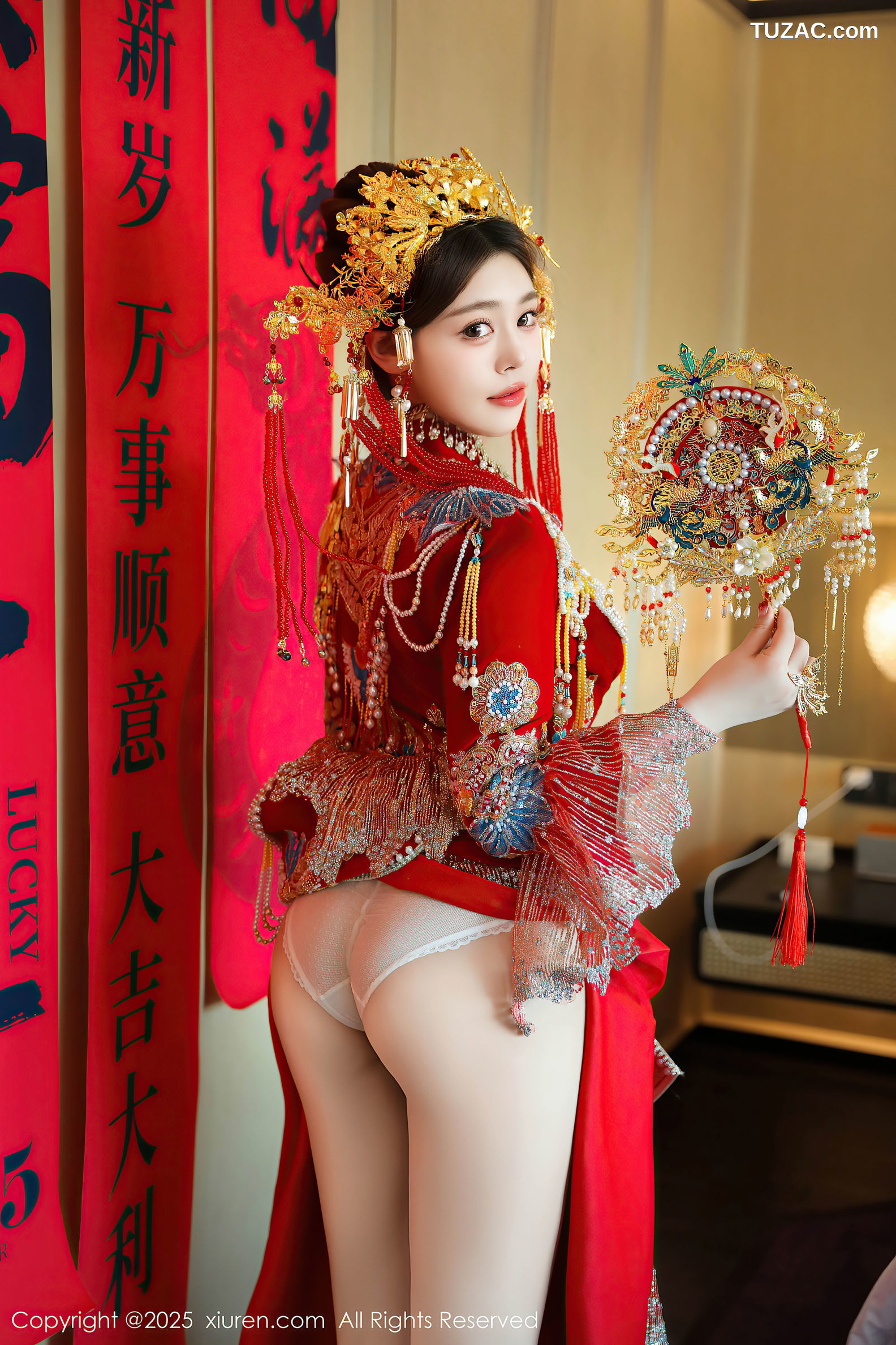 XiuRen秀人网-9823-蛋蛋宝-新春特辑-古风红装白蕾丝内衣爆乳-2025.01.25