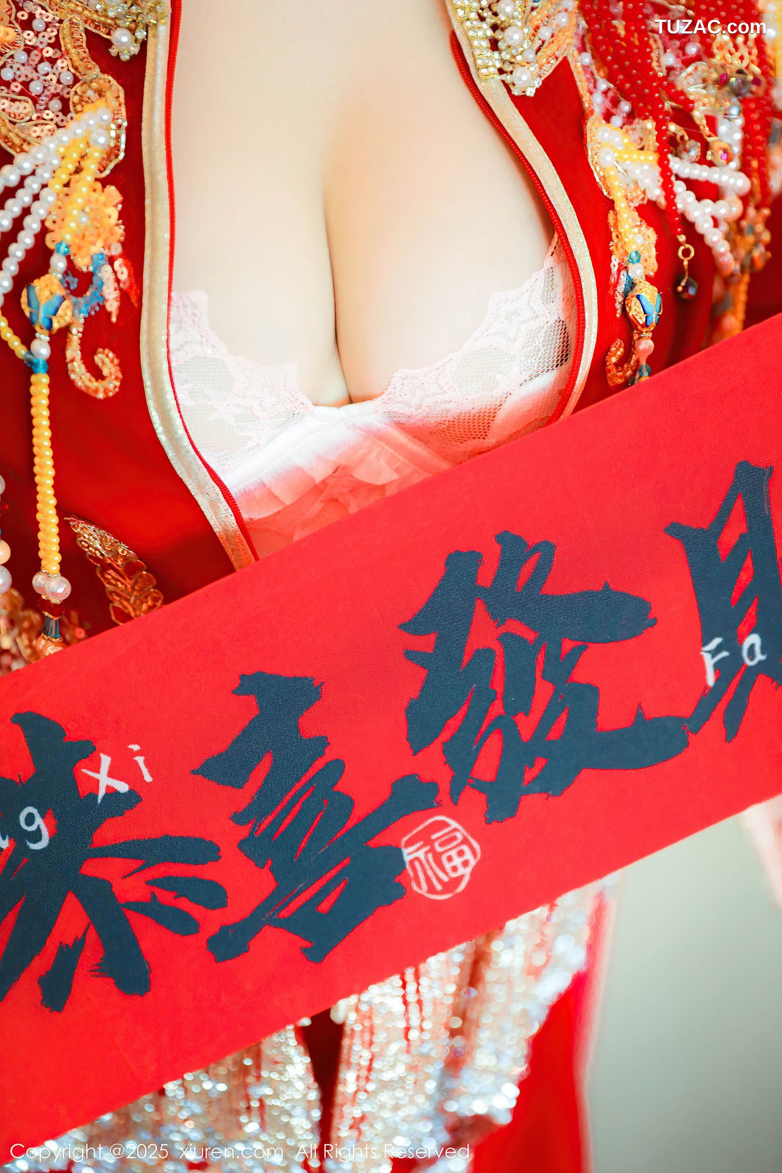 XiuRen秀人网-9823-蛋蛋宝-新春特辑-古风红装白蕾丝内衣爆乳-2025.01.25