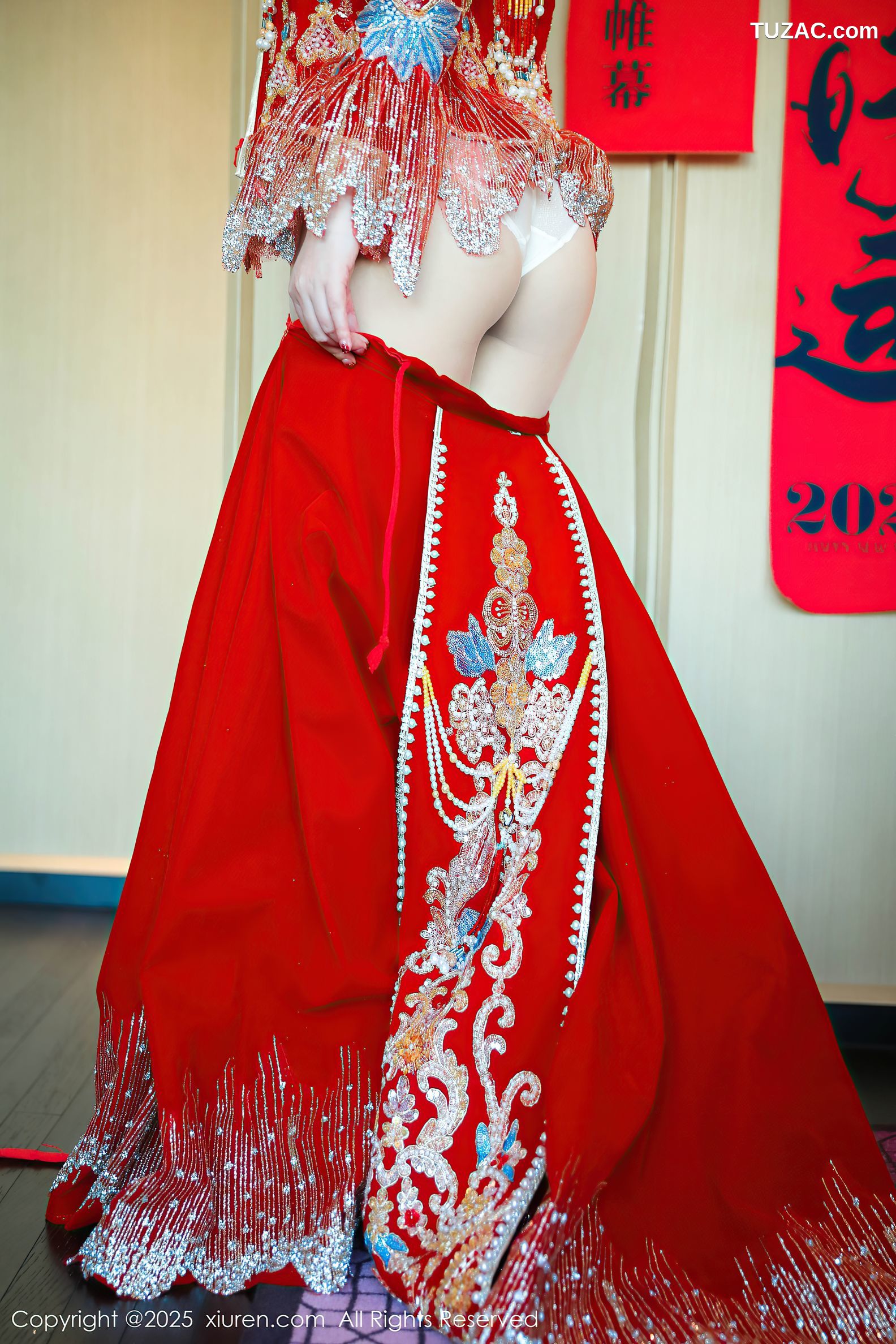 XiuRen秀人网-9823-蛋蛋宝-新春特辑-古风红装白蕾丝内衣爆乳-2025.01.25