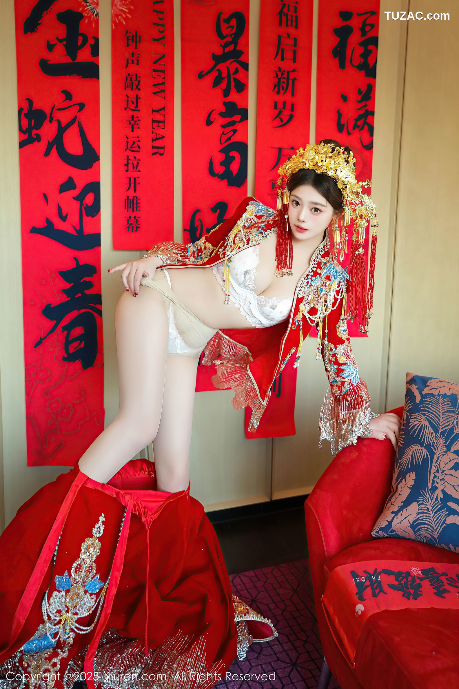 XiuRen秀人网-9823-蛋蛋宝-新春特辑-古风红装白蕾丝内衣爆乳-2025.01.25