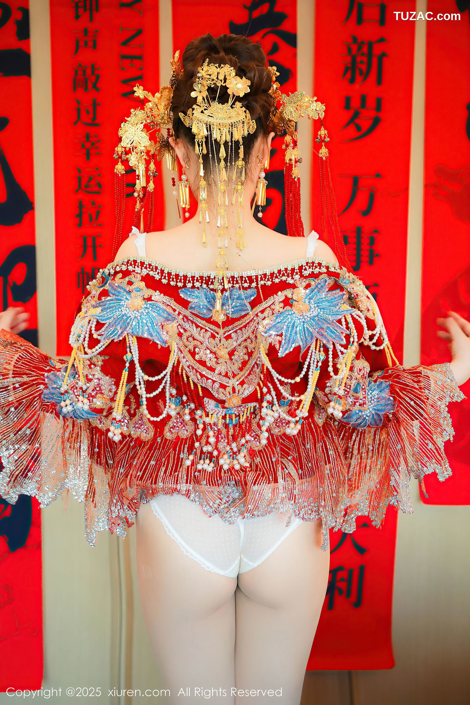 XiuRen秀人网-9823-蛋蛋宝-新春特辑-古风红装白蕾丝内衣爆乳-2025.01.25