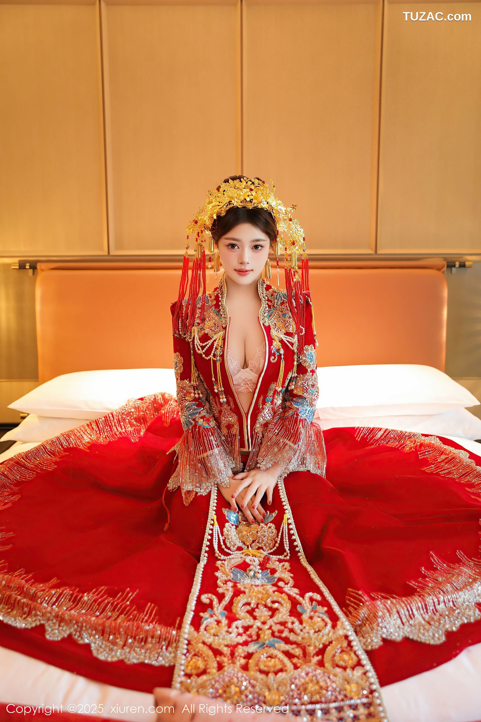 XiuRen秀人网-9823-蛋蛋宝-新春特辑-古风红装白蕾丝内衣爆乳-2025.01.25