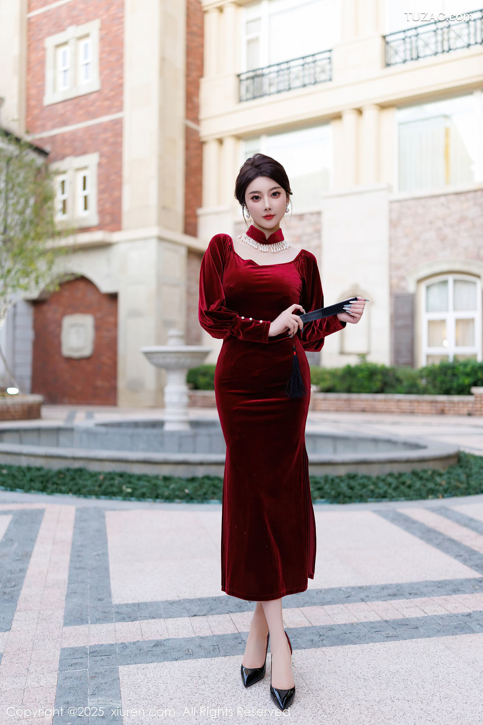 XiuRen秀人网-9831-杨晨晨Yome-暗红礼裙红蕾丝内衣性感旗袍-2025.01.26