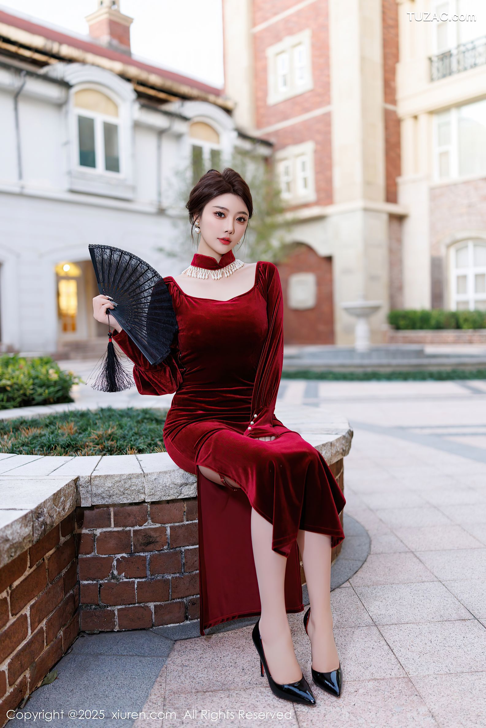 XiuRen秀人网-9831-杨晨晨Yome-暗红礼裙红蕾丝内衣性感旗袍-2025.01.26