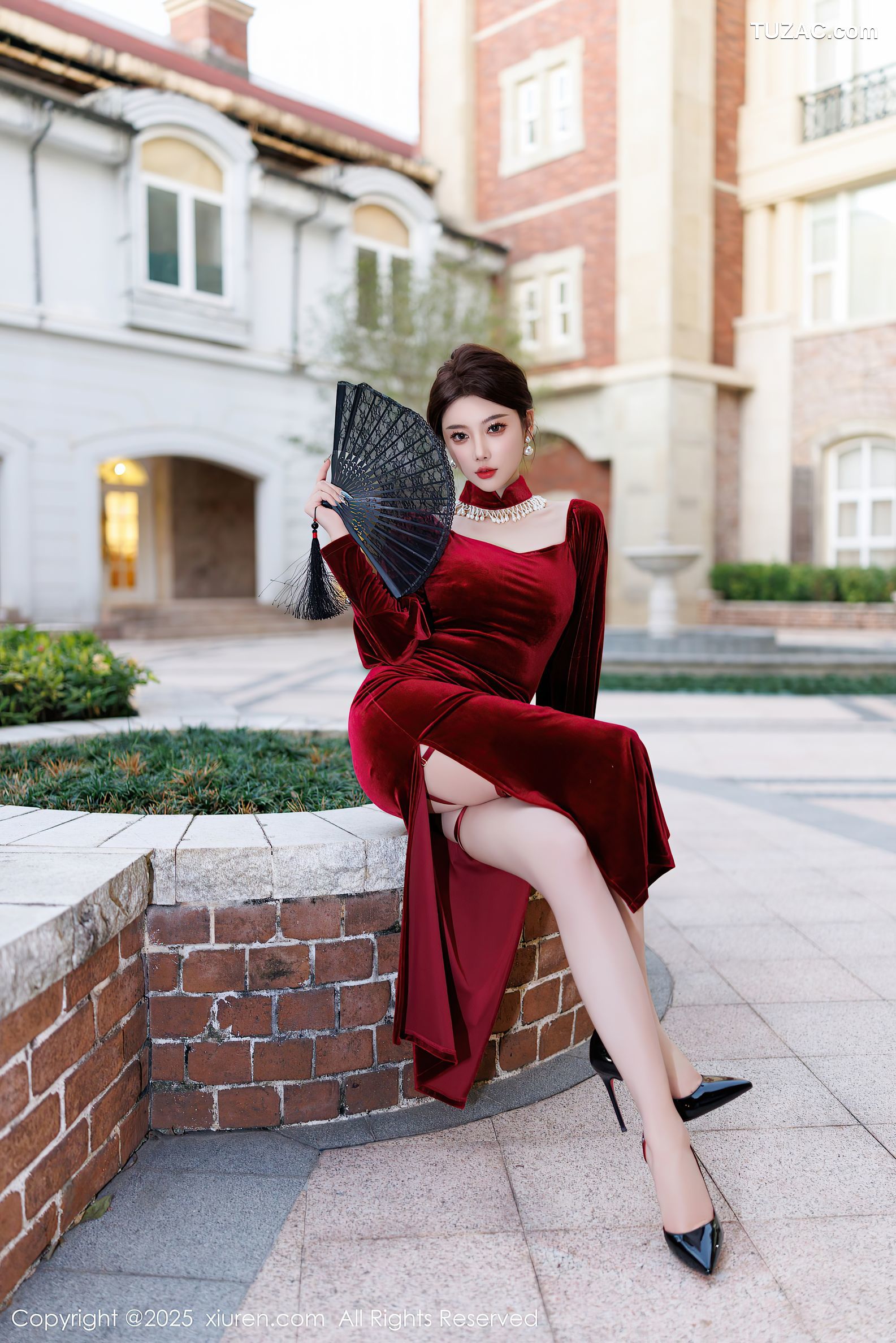 XiuRen秀人网-9831-杨晨晨Yome-暗红礼裙红蕾丝内衣性感旗袍-2025.01.26