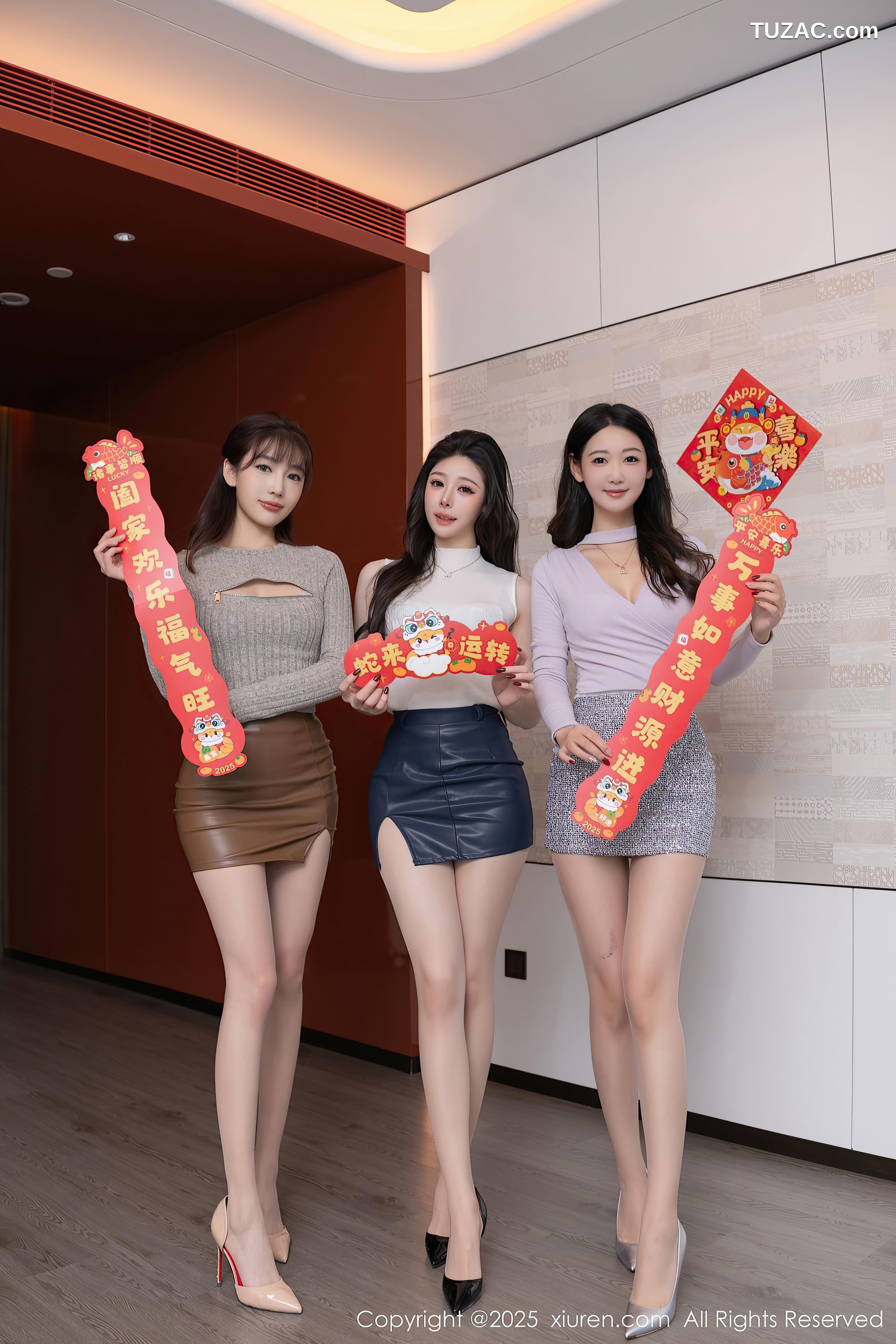 XiuRen秀人网-9832-小逗逗-唐安琪-陆萱萱-三女神翘臀美腿红纱肚兜-2025.01.26