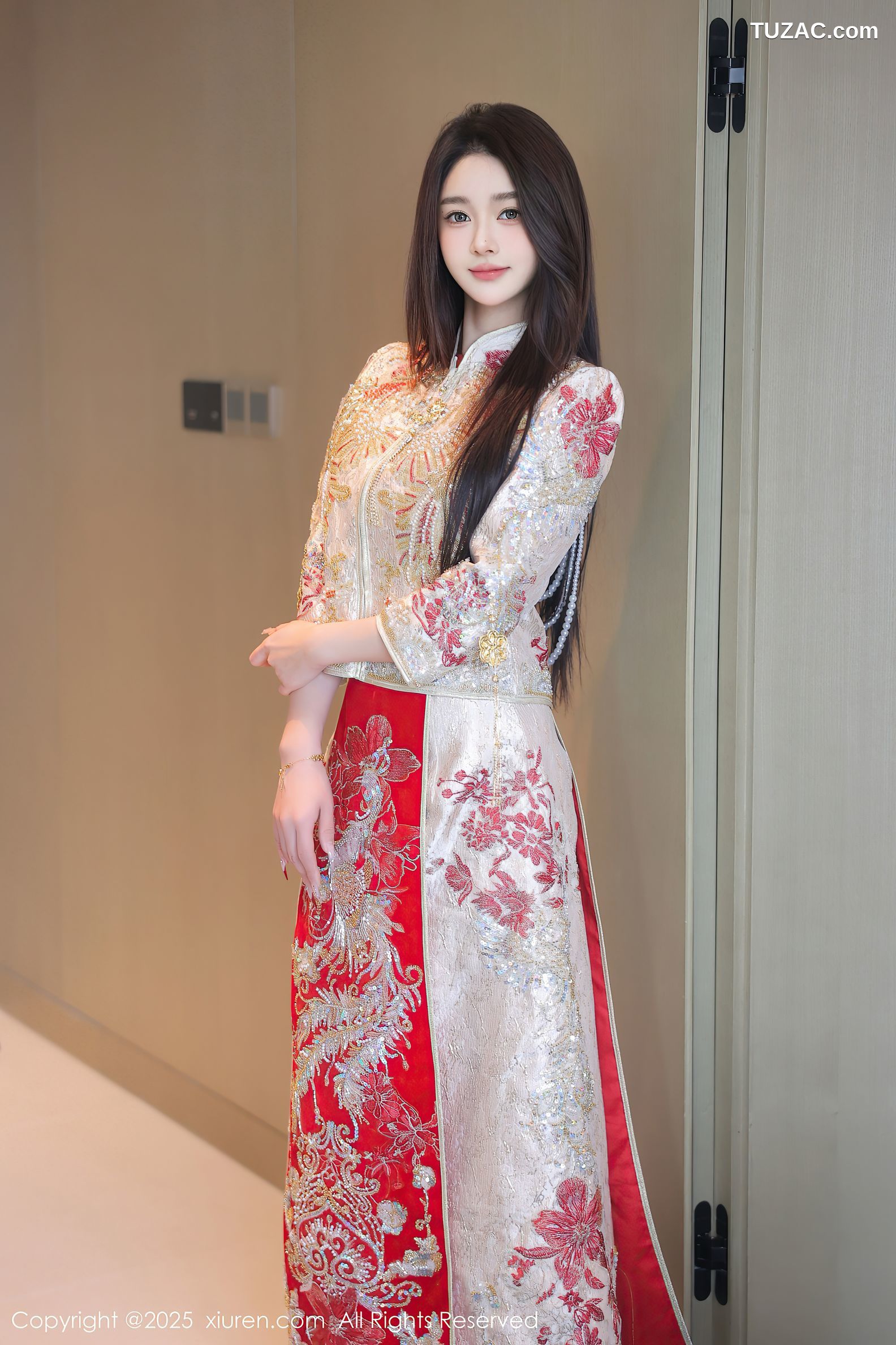 XiuRen秀人网-9833-Candy糖糖-新年特辑-新娘红装情趣红色内衣爆乳-2025.01.26