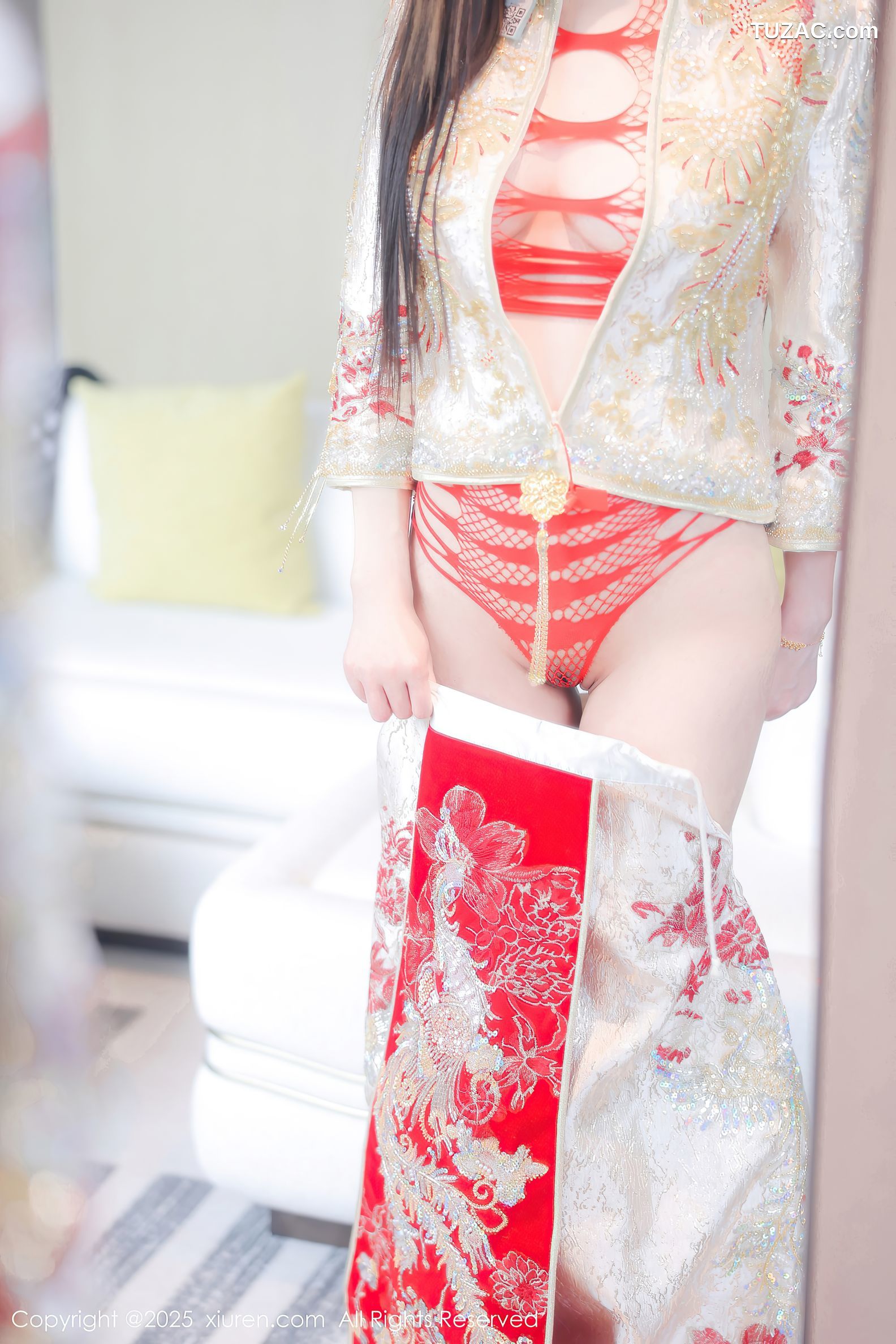 XiuRen秀人网-9833-Candy糖糖-新年特辑-新娘红装情趣红色内衣爆乳-2025.01.26