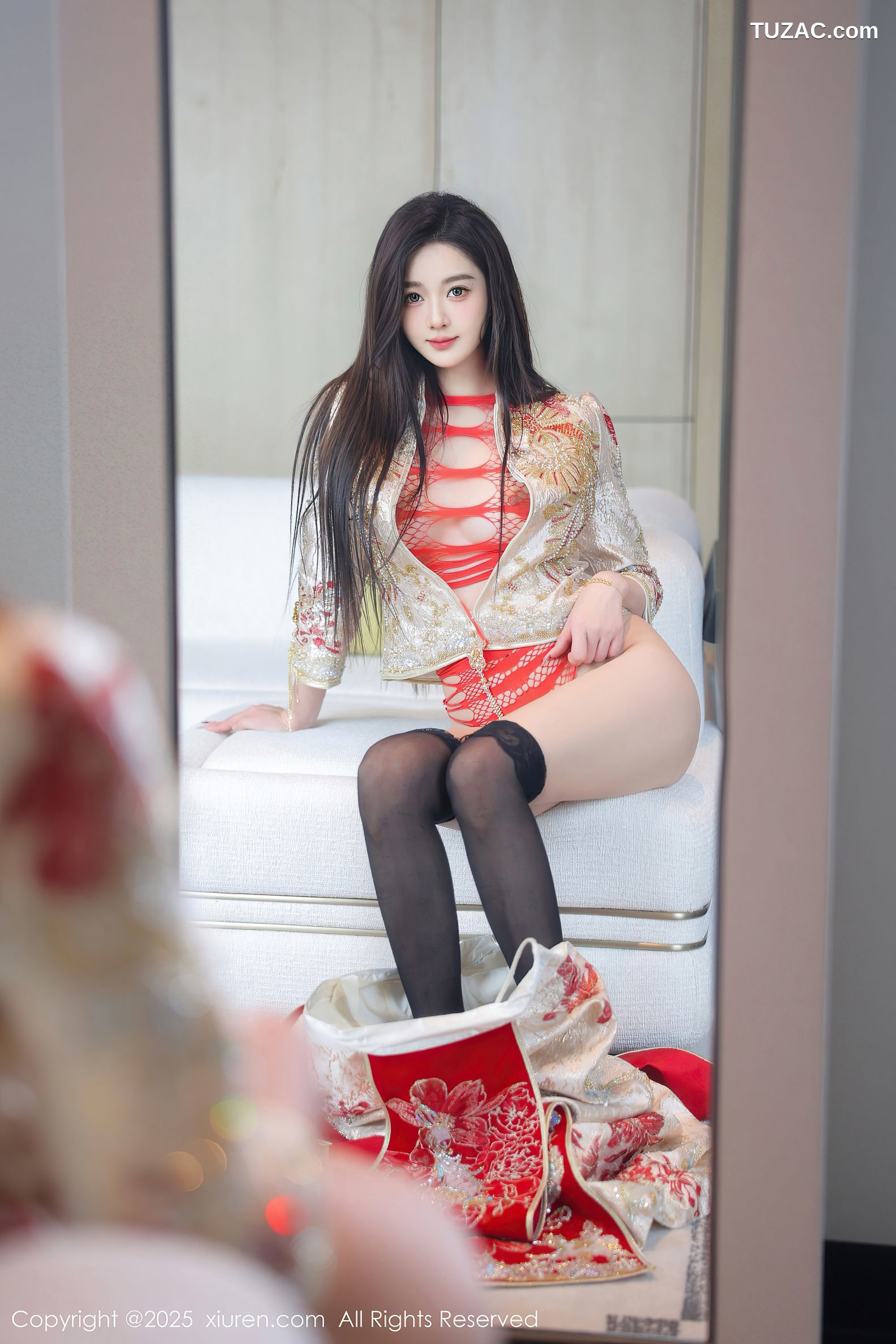 XiuRen秀人网-9833-Candy糖糖-新年特辑-新娘红装情趣红色内衣爆乳-2025.01.26