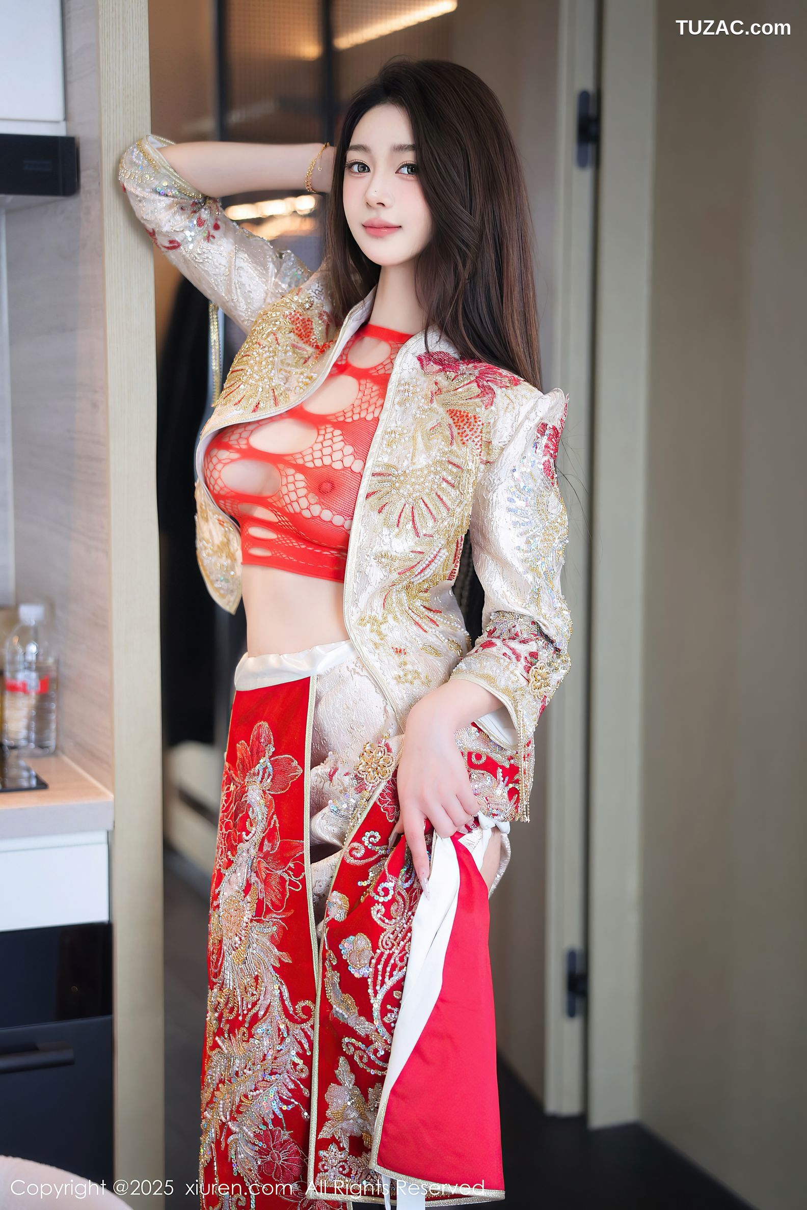 XiuRen秀人网-9833-Candy糖糖-新年特辑-新娘红装情趣红色内衣爆乳-2025.01.26